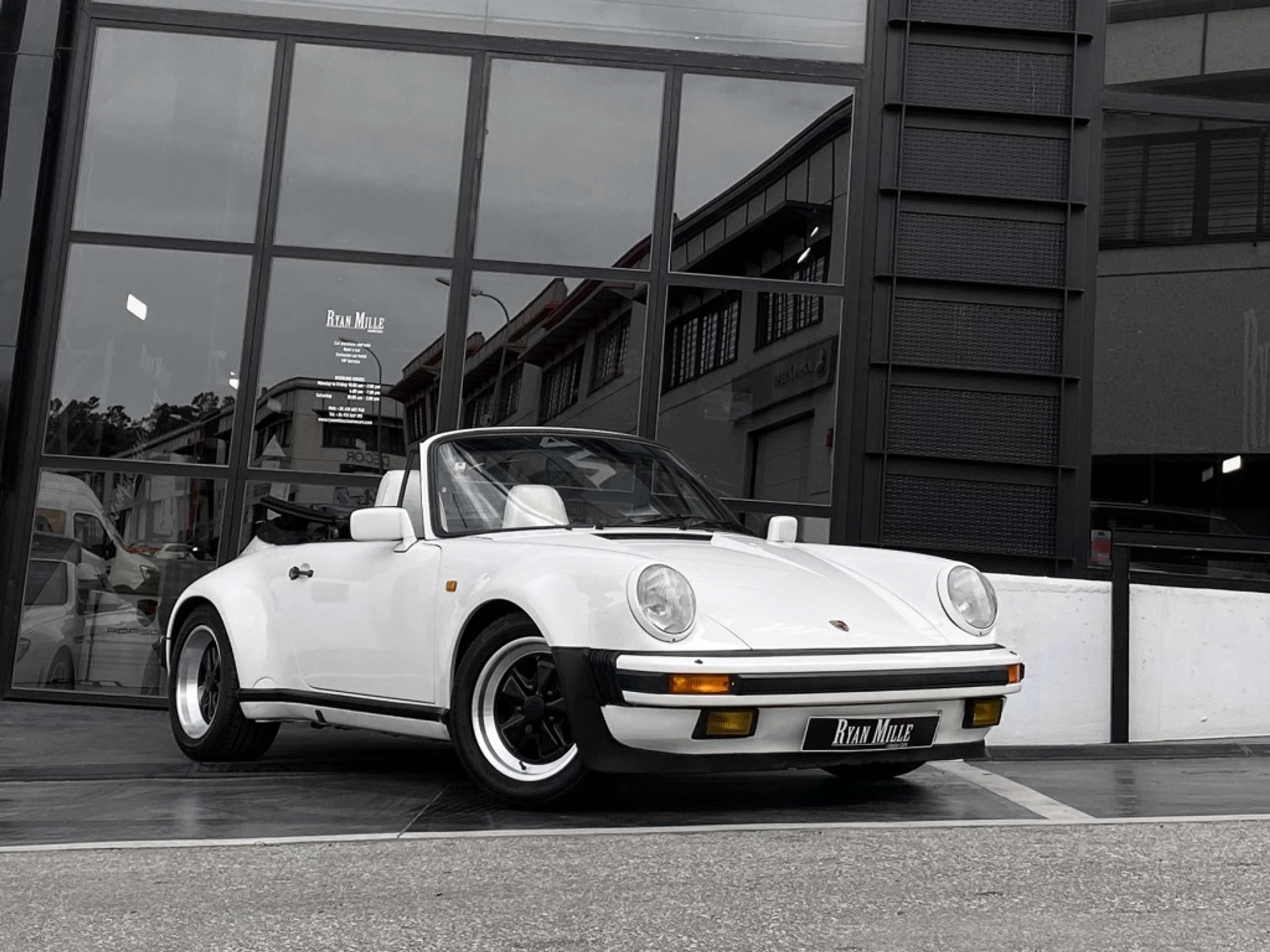 Porsche - 911