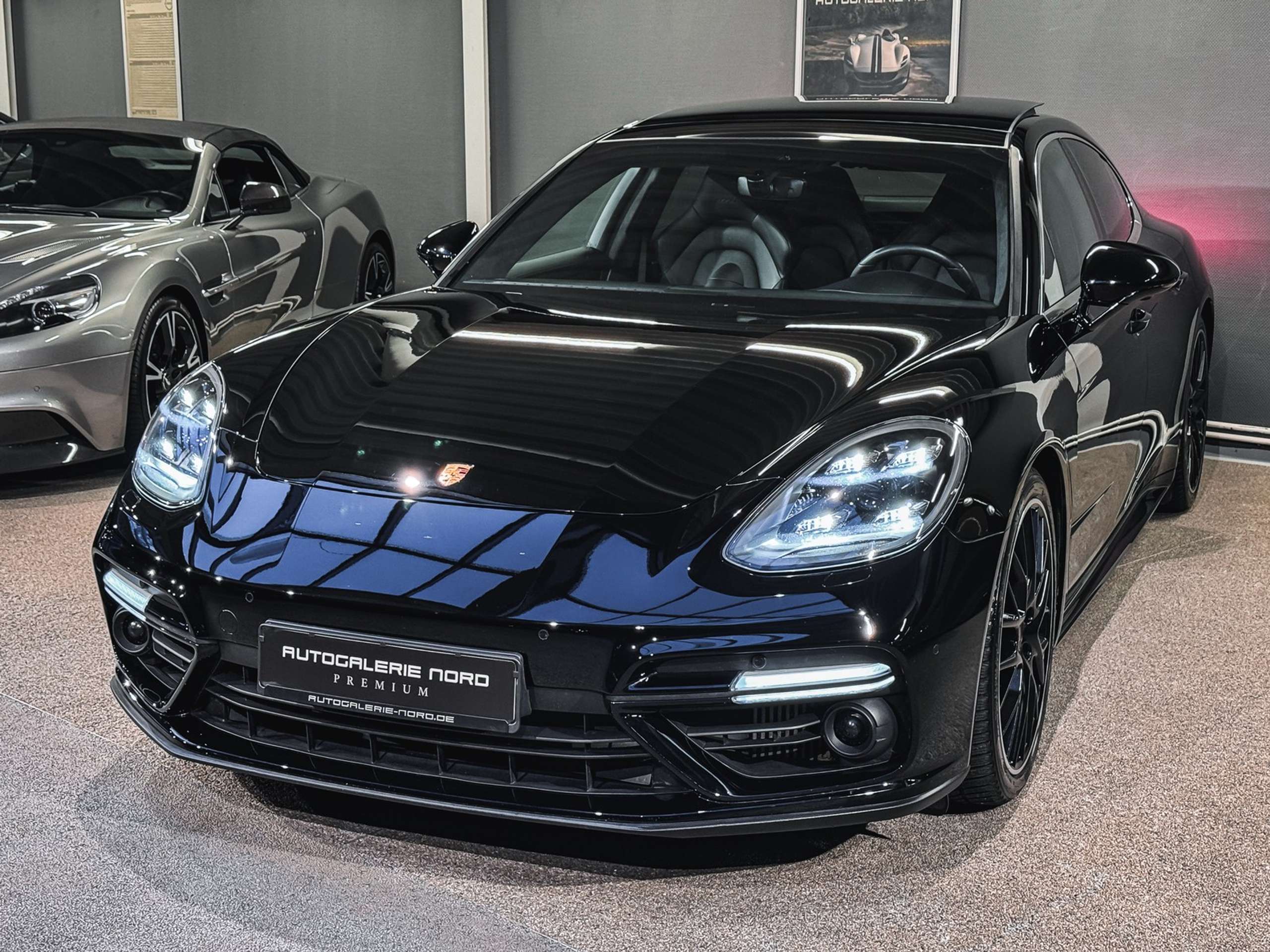 Porsche - Panamera