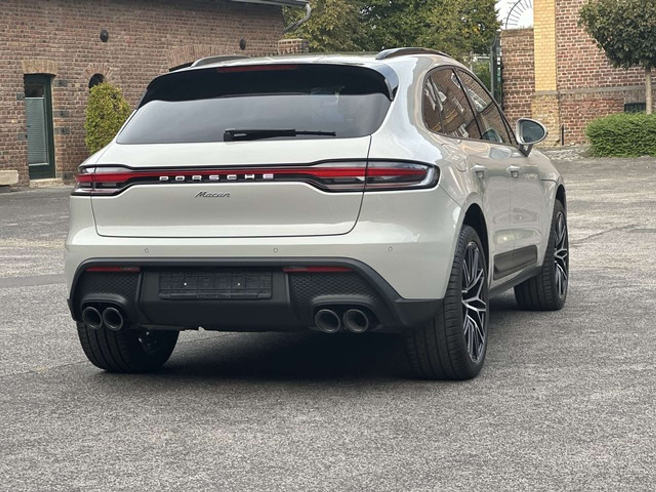 Porsche - Macan