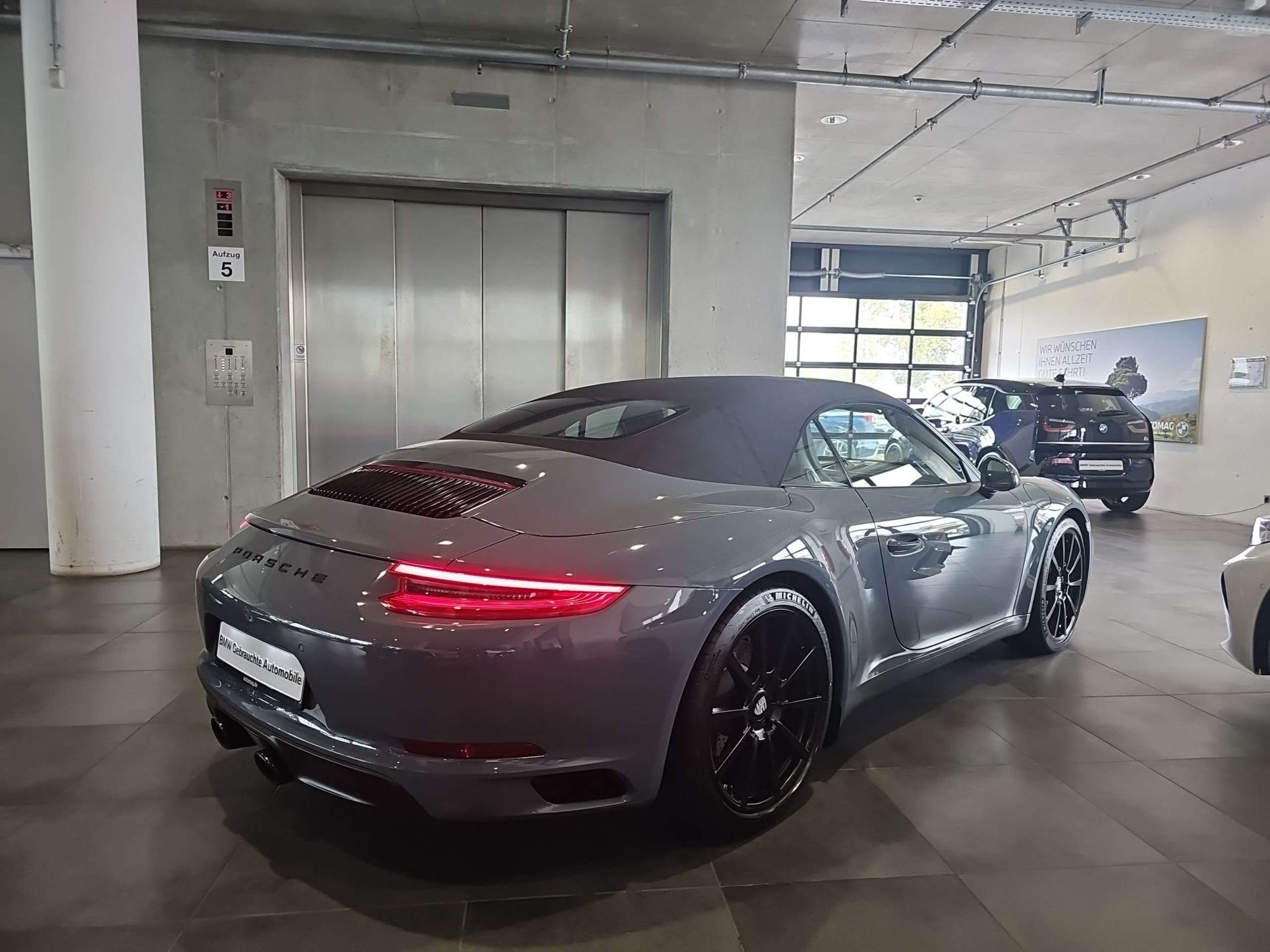 Porsche - 911