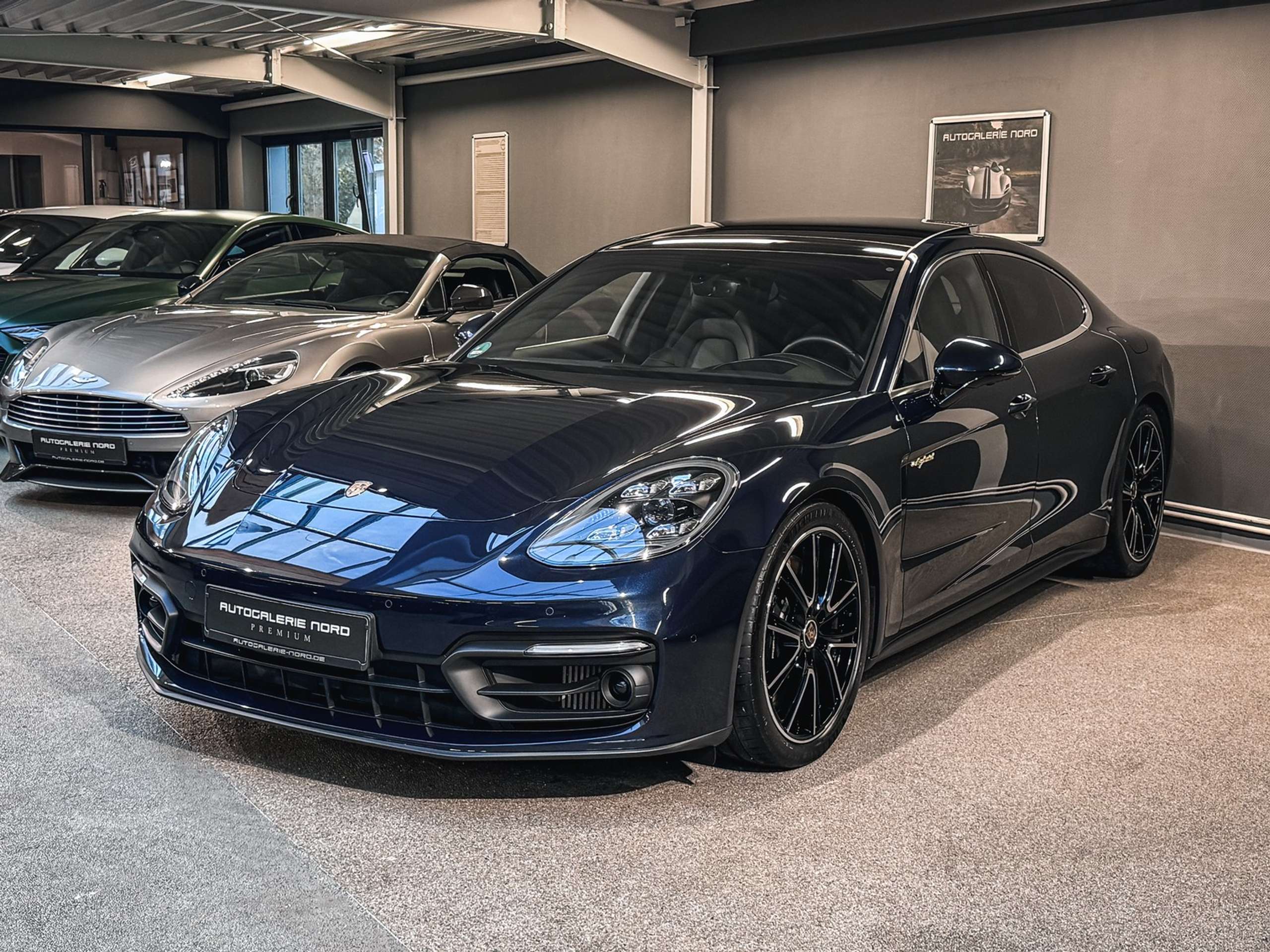 Porsche - Panamera