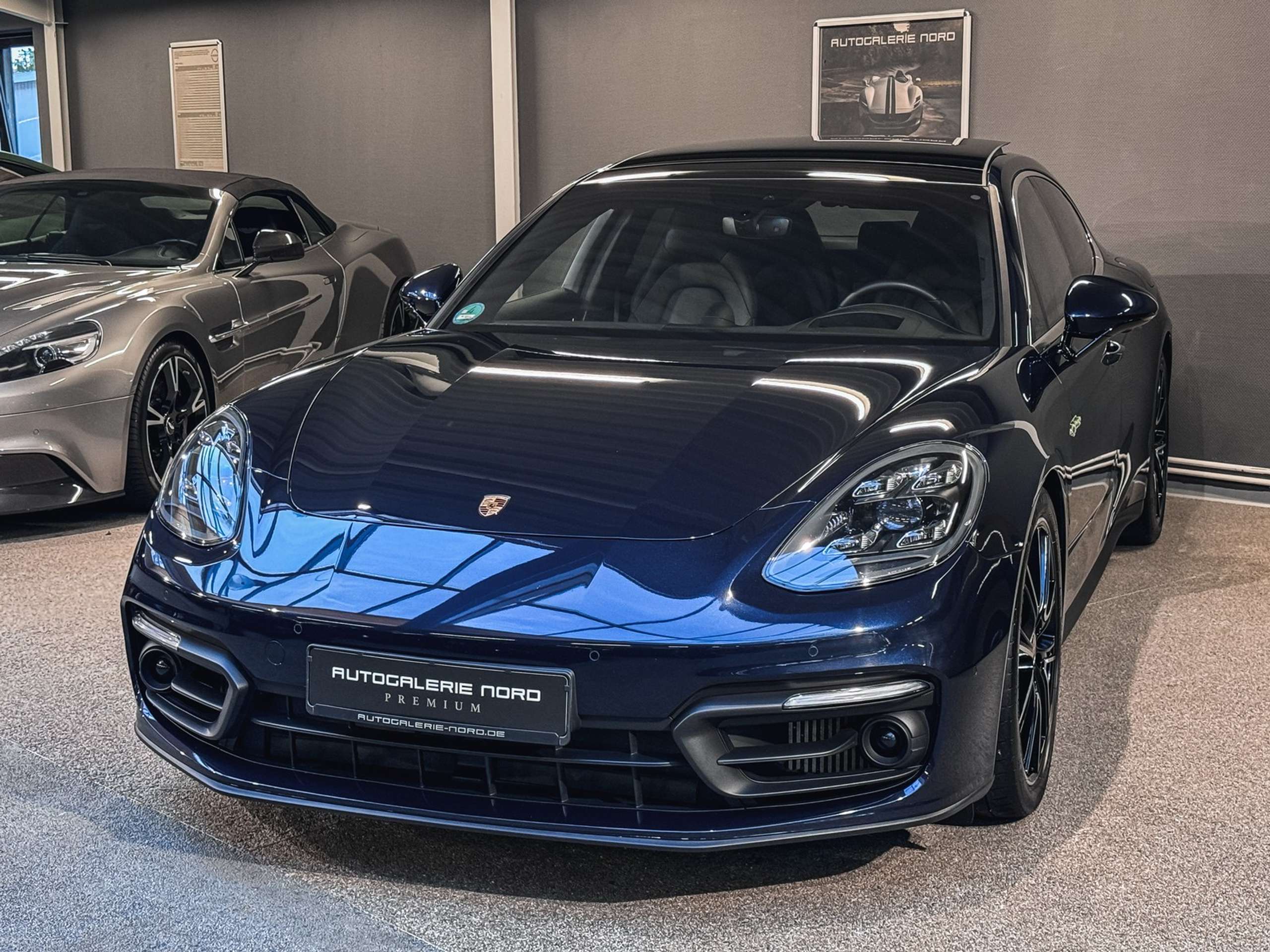 Porsche - Panamera