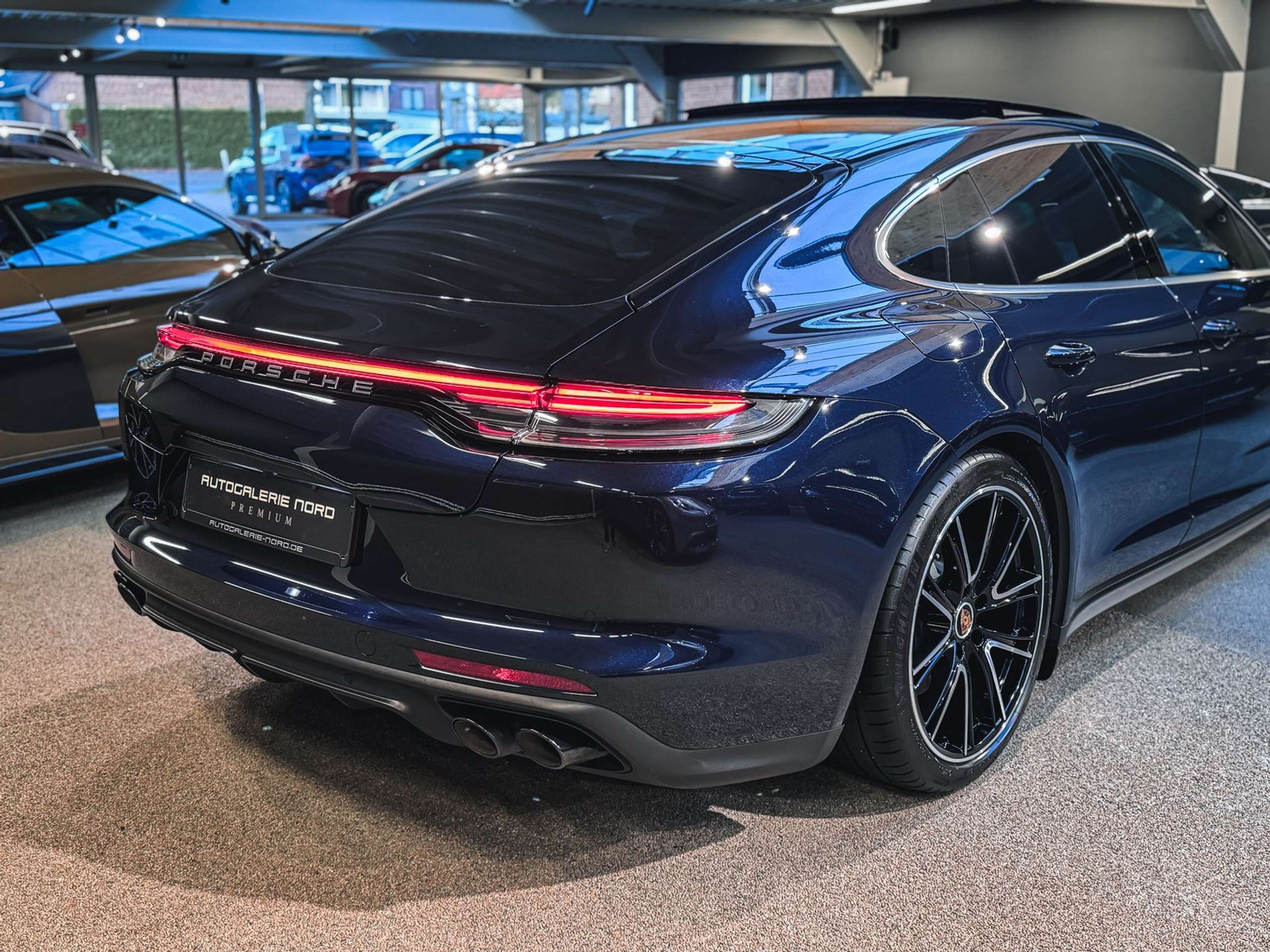 Porsche - Panamera