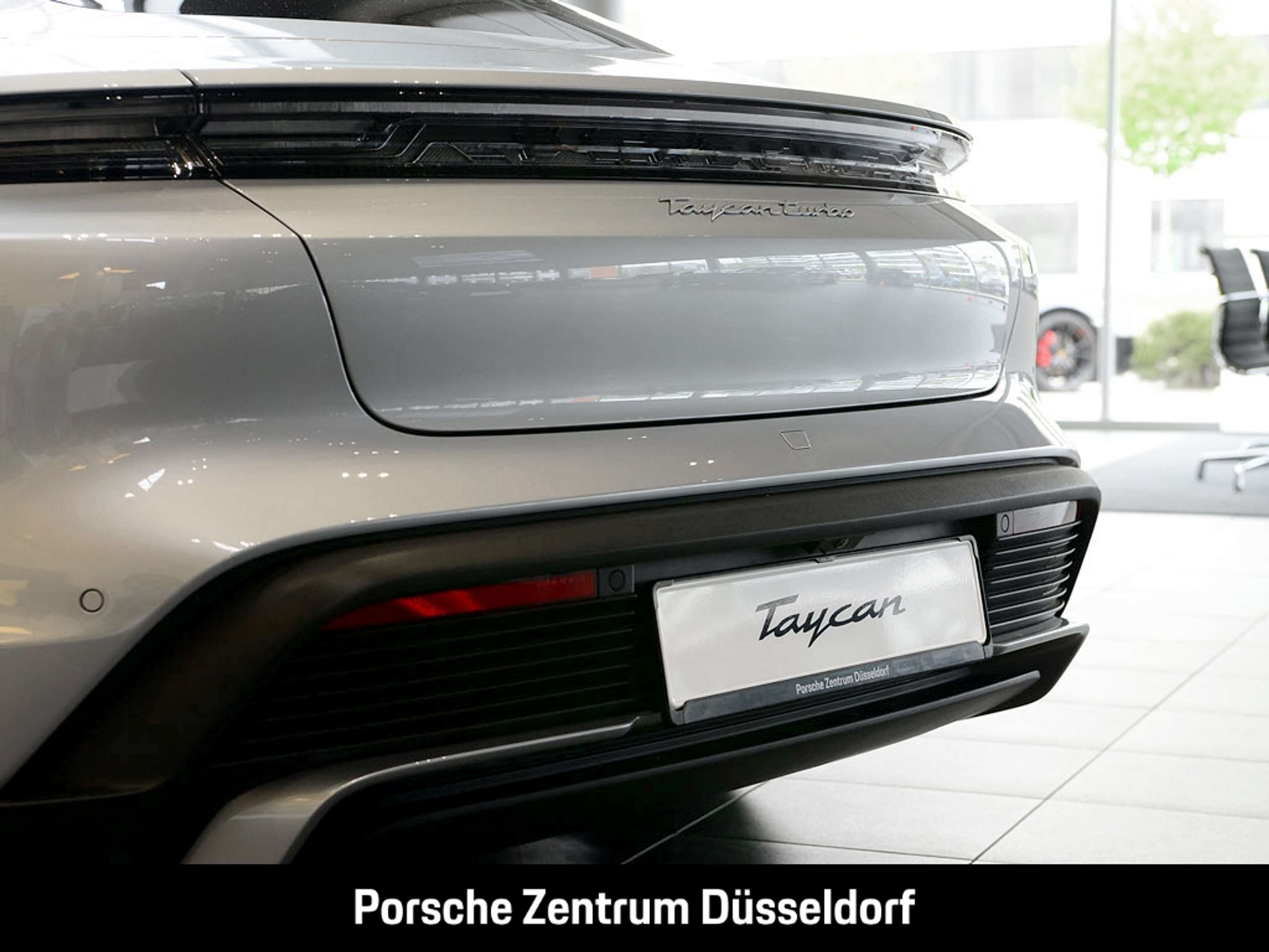 Porsche - Taycan