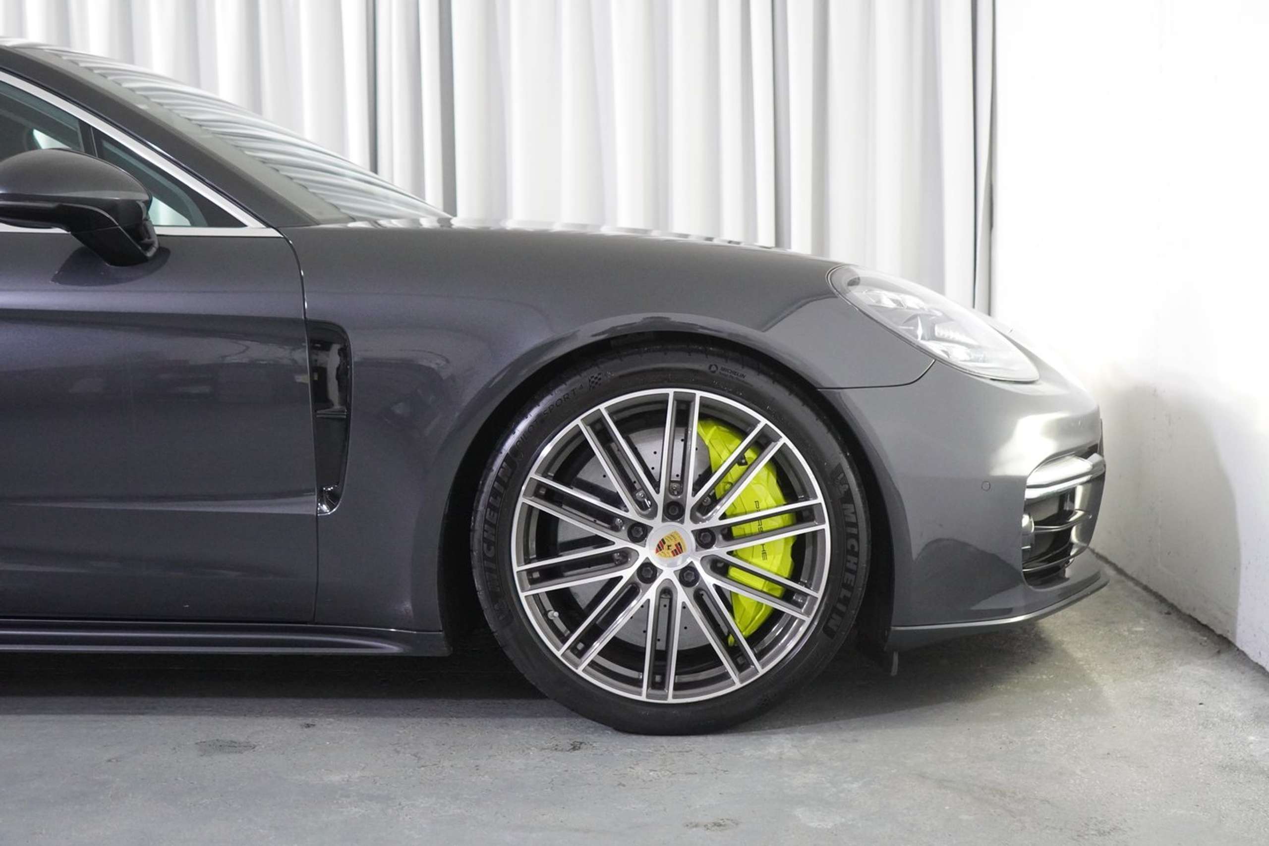 Porsche - Panamera