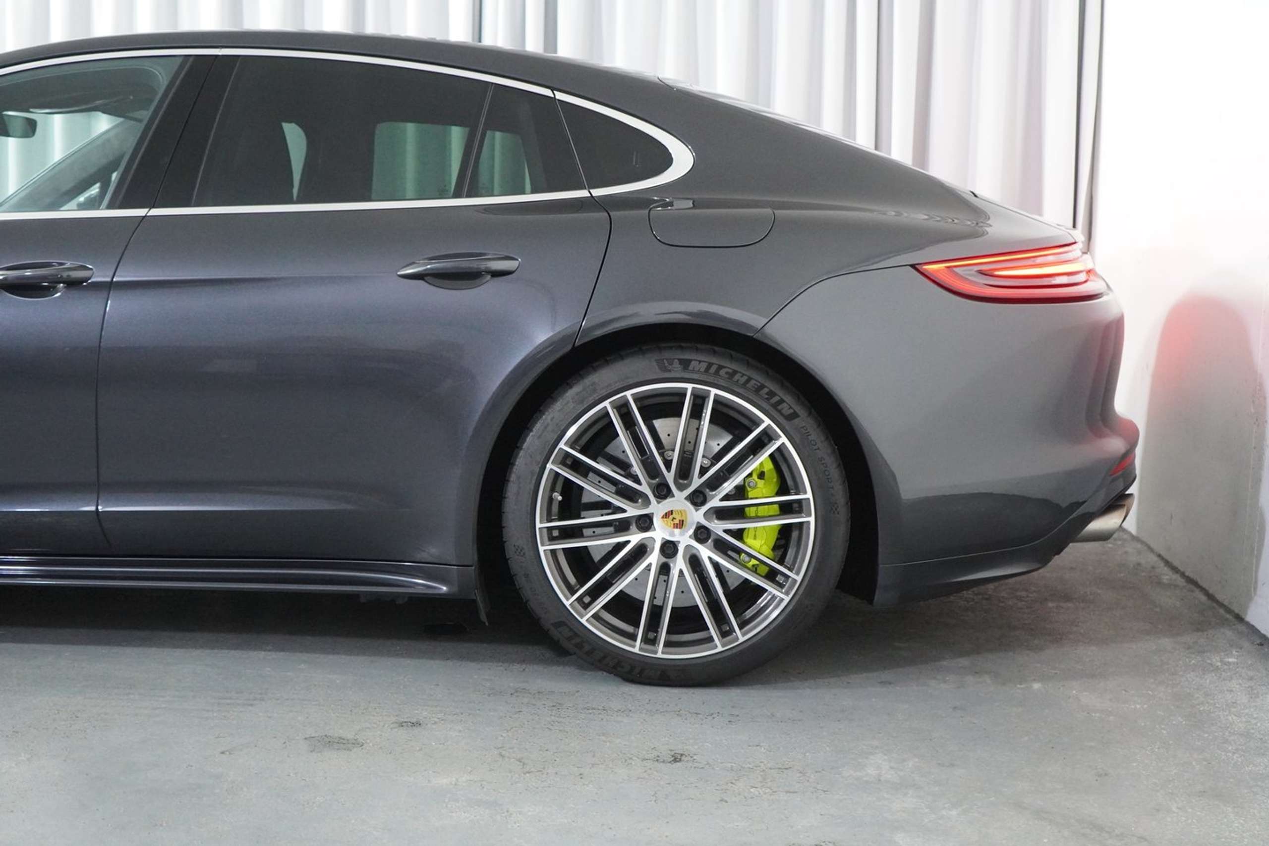 Porsche - Panamera