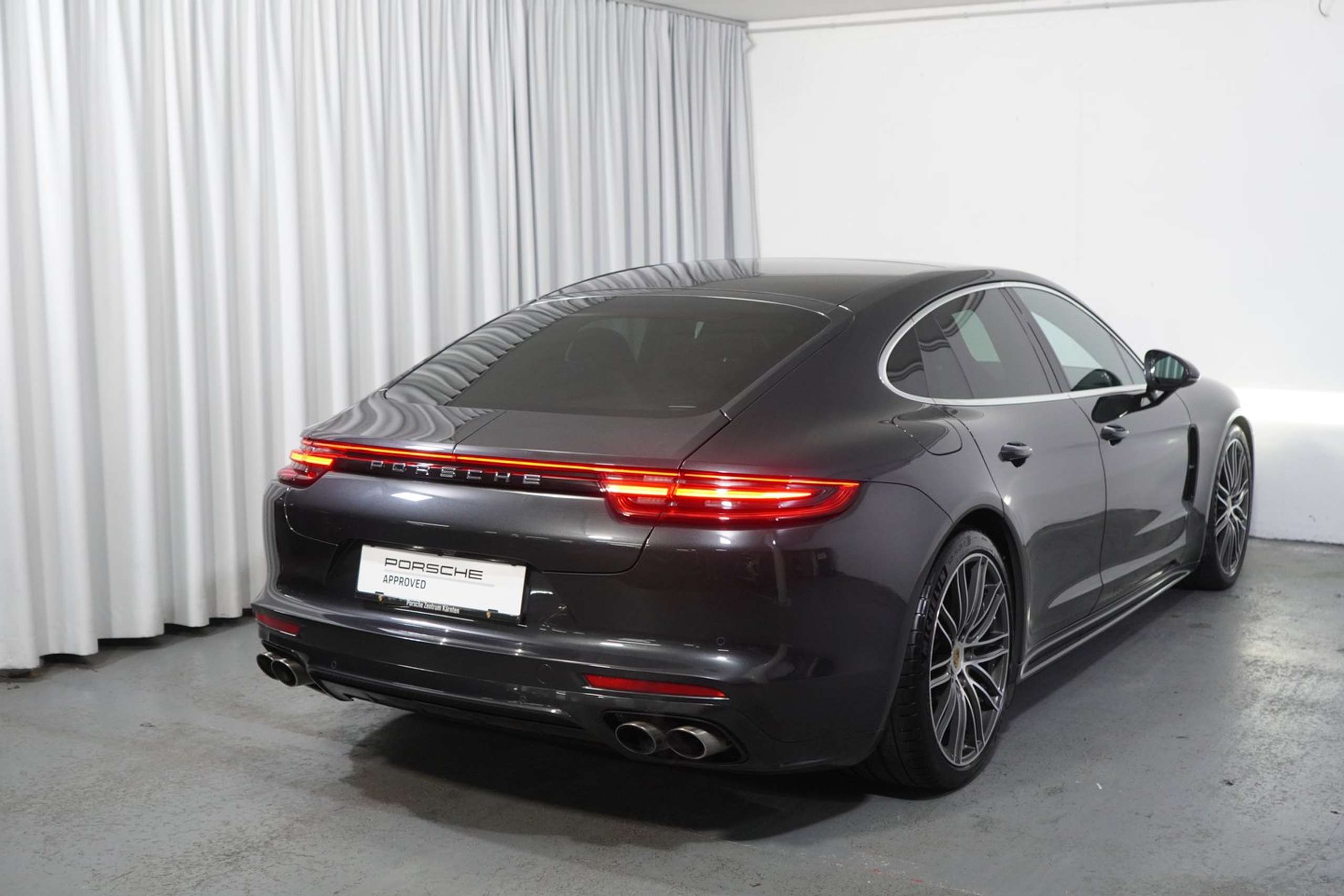 Porsche - Panamera