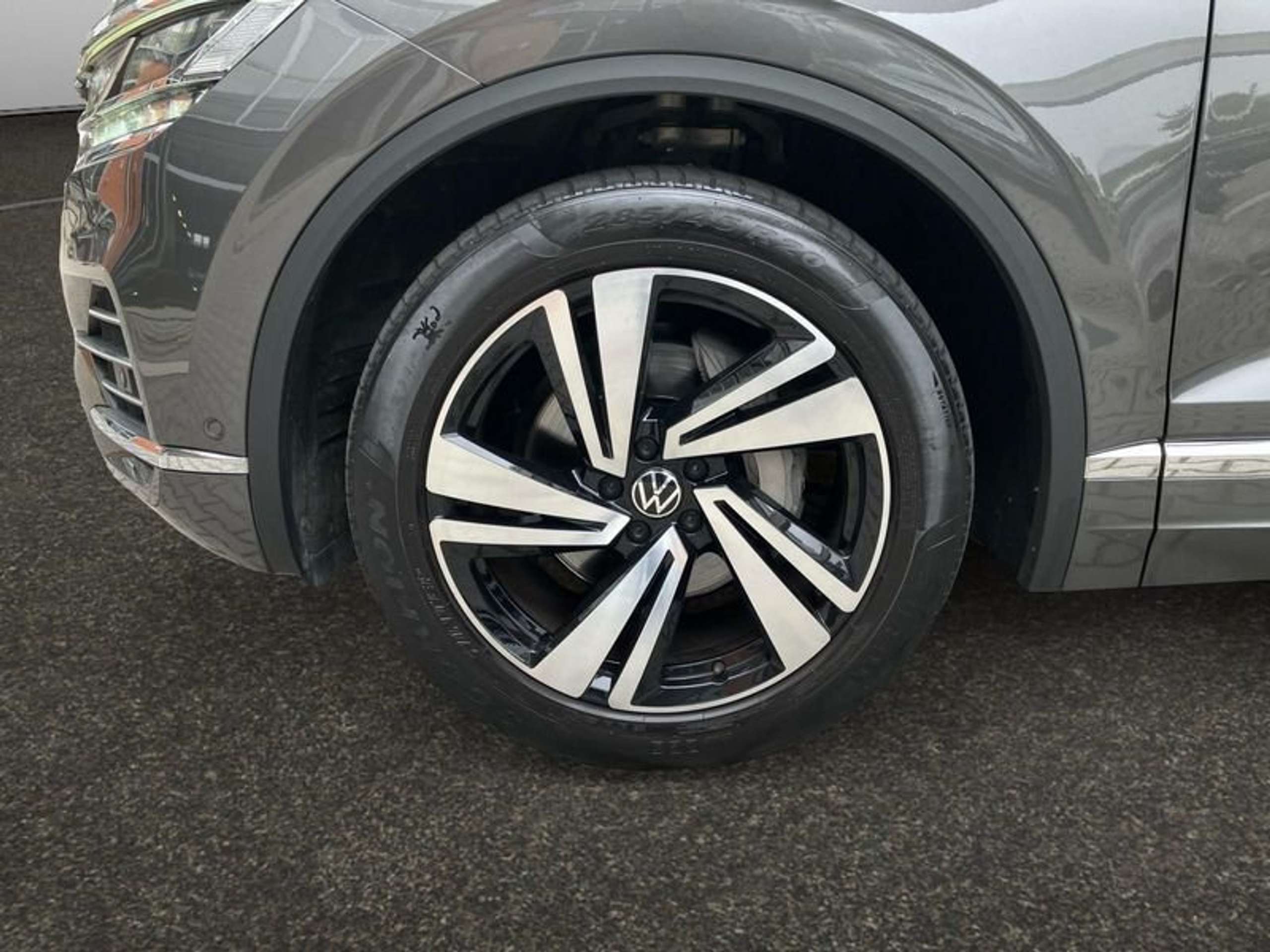 Volkswagen - Touareg