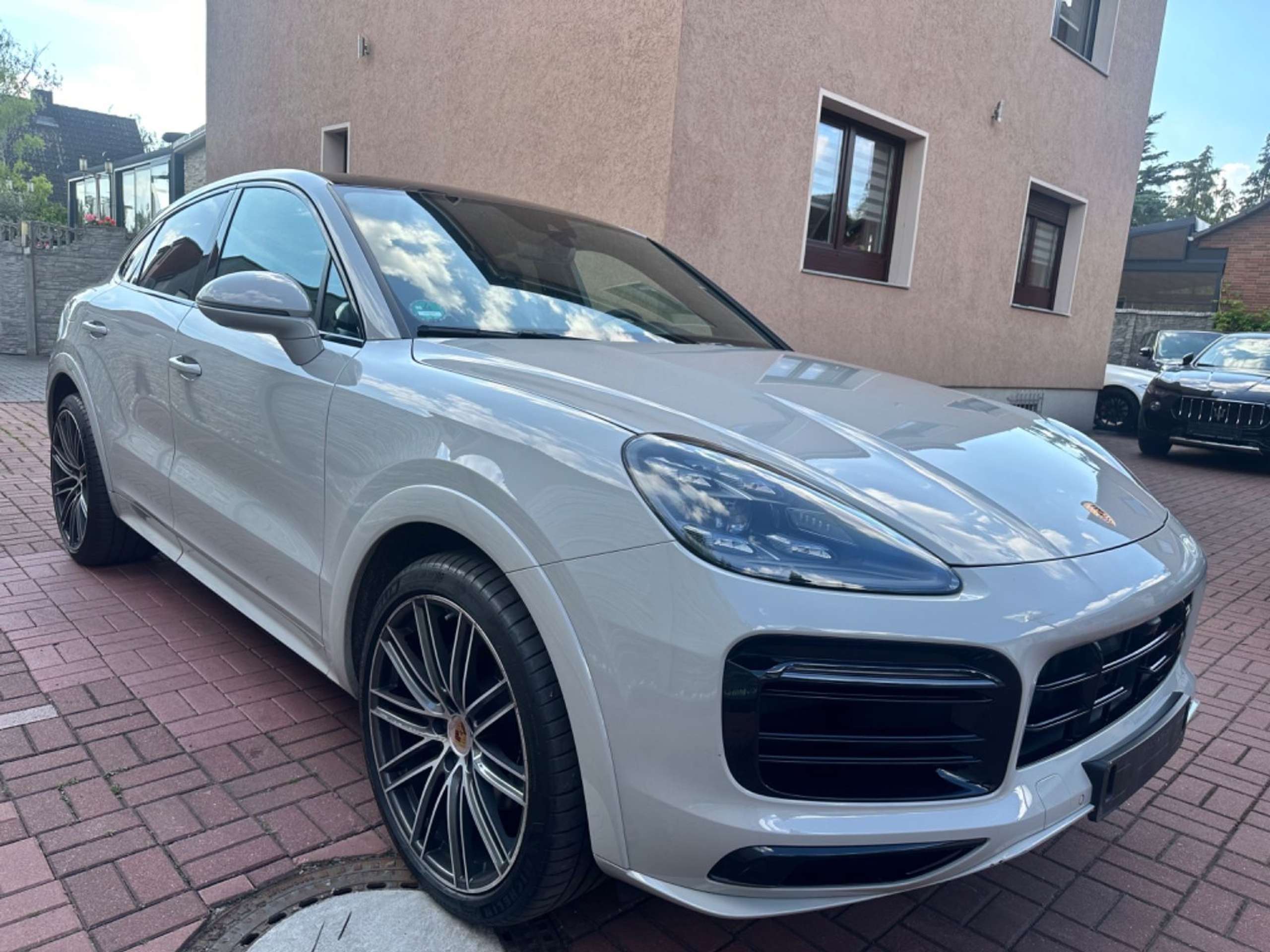 Porsche - Cayenne