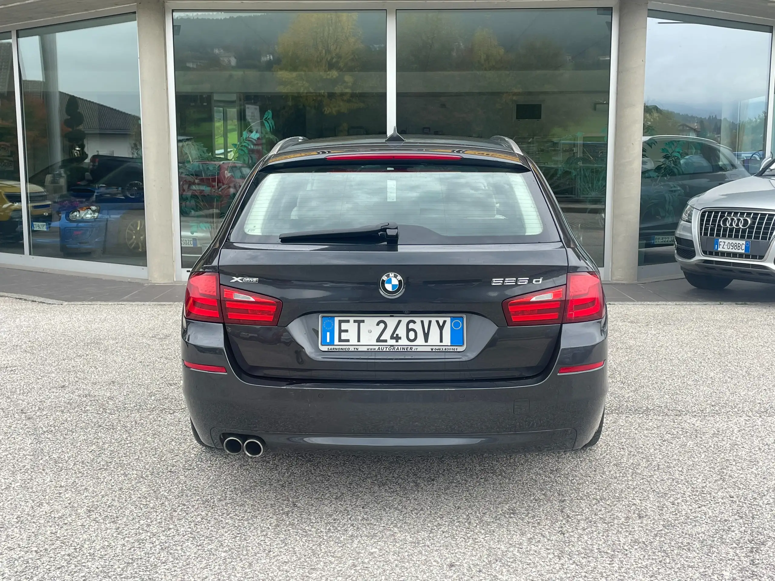 BMW - 525