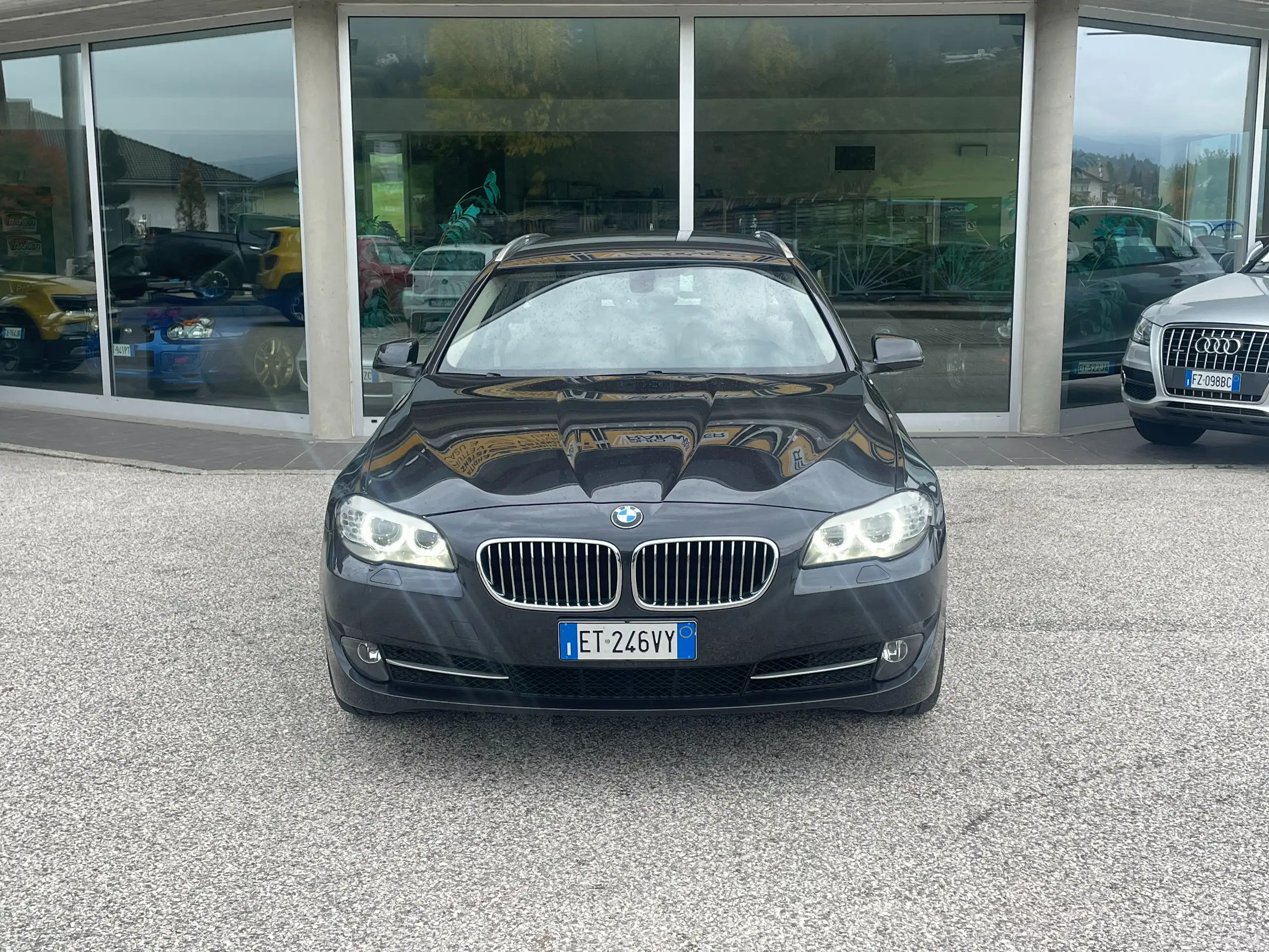 BMW - 525