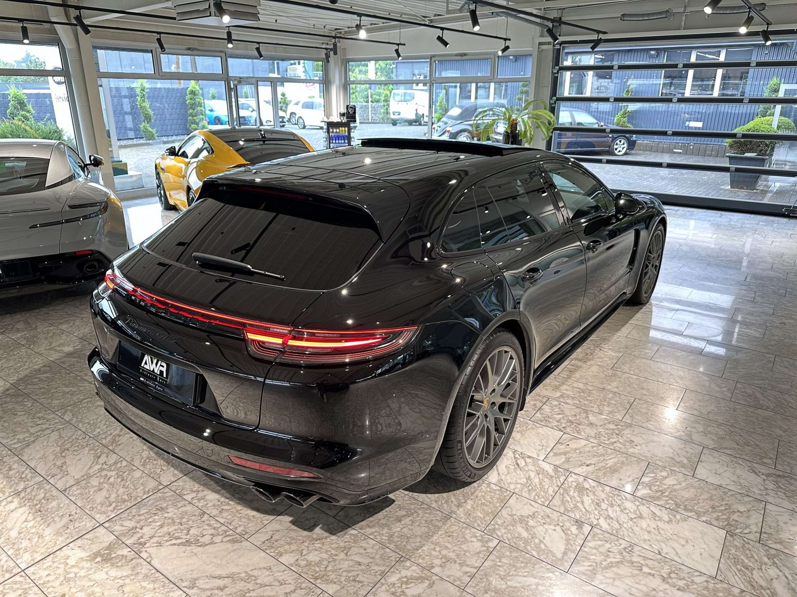 Porsche - Panamera