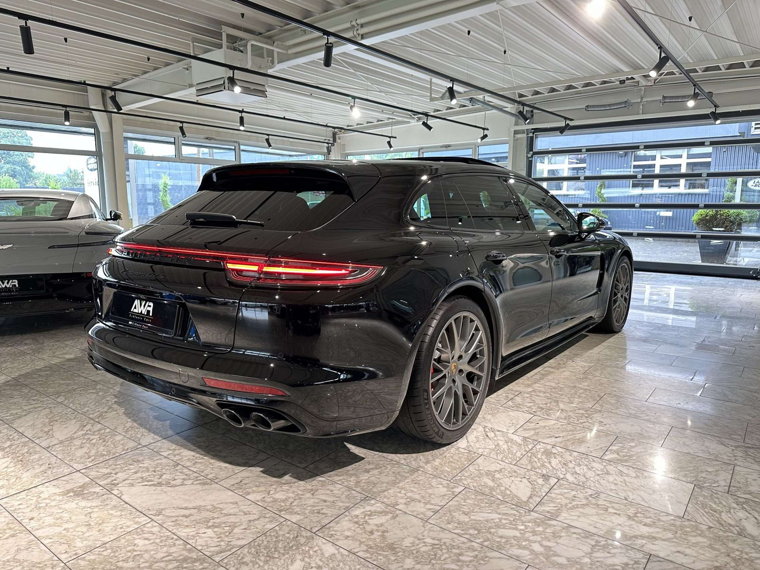 Porsche - Panamera