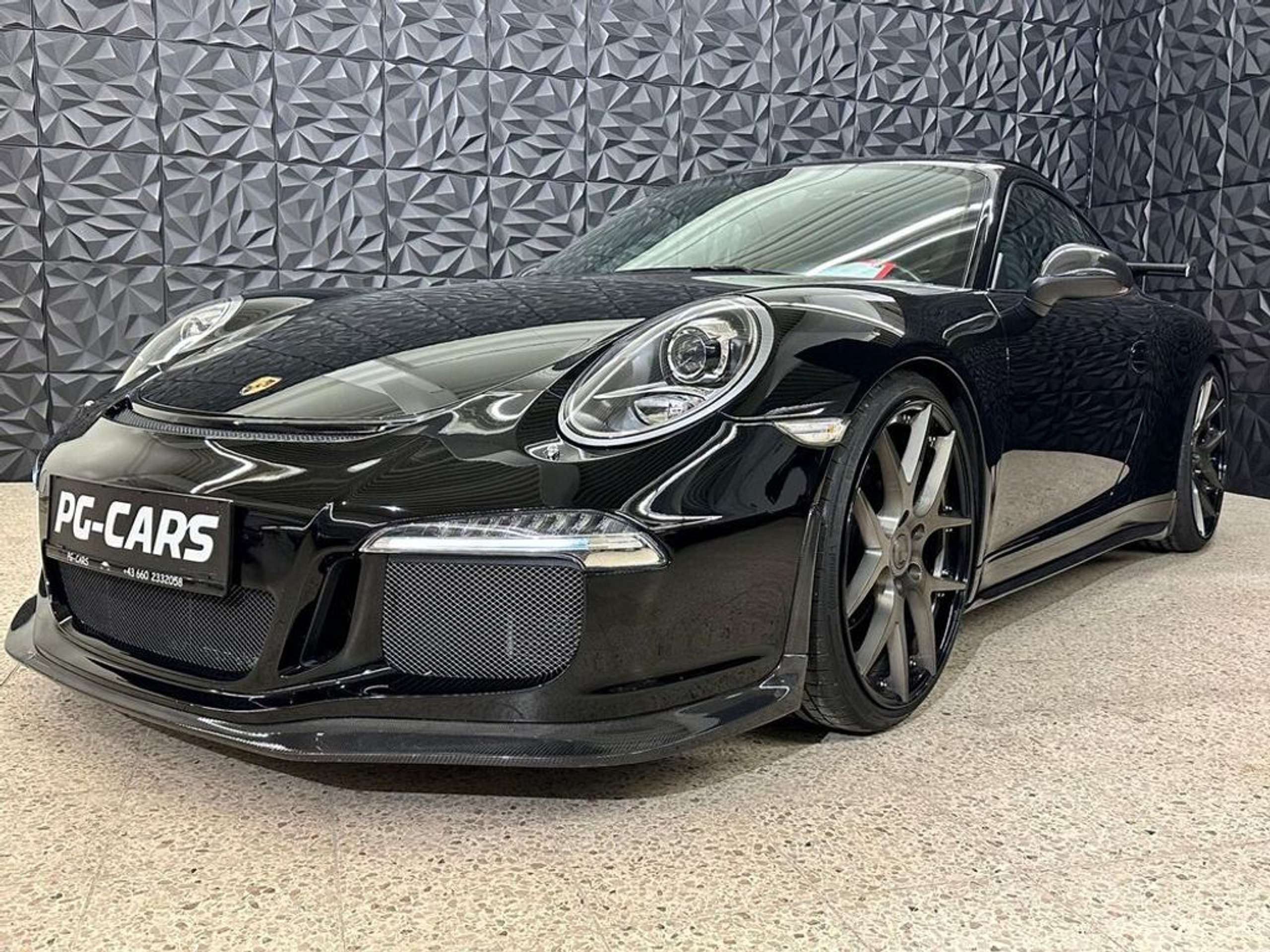 Porsche - 911