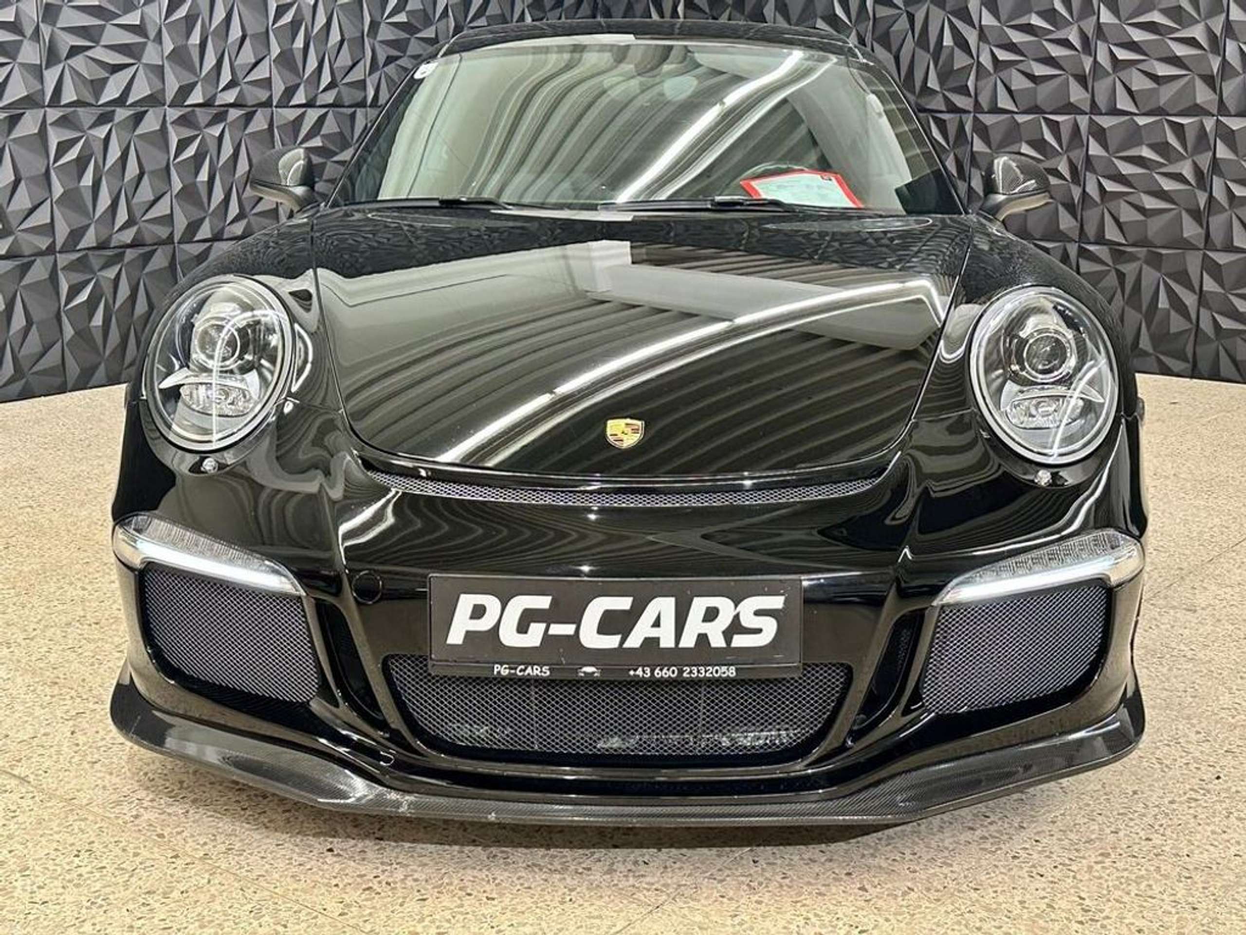 Porsche - 911