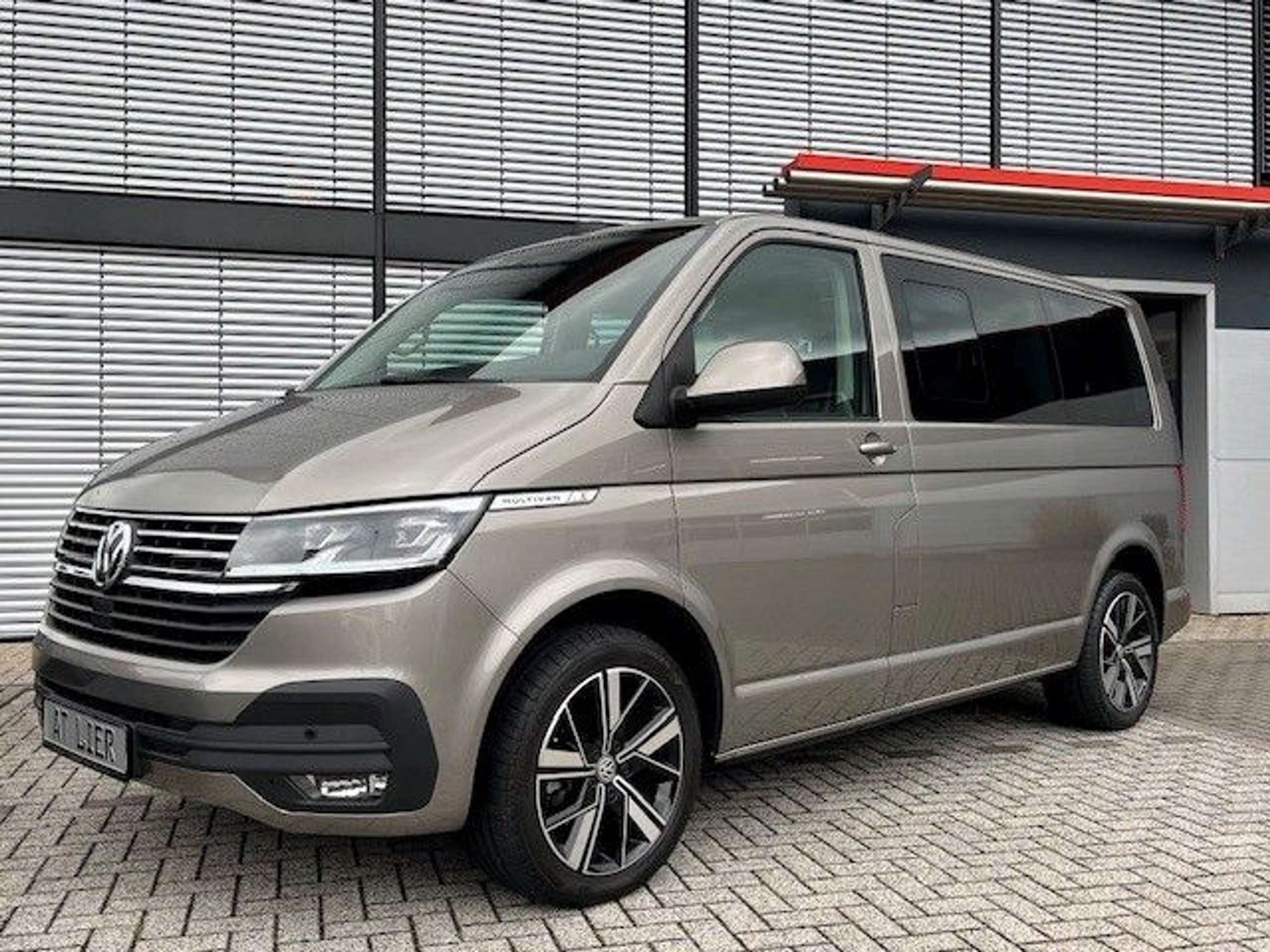 Volkswagen - T6 Multivan