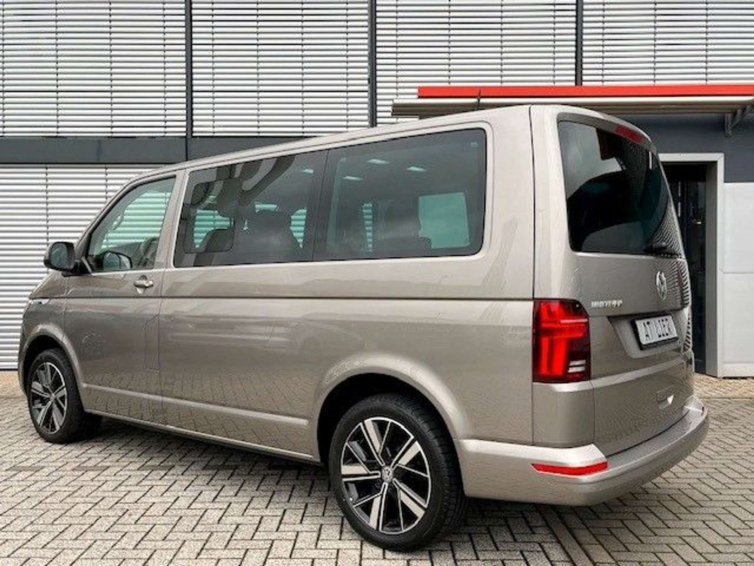 Volkswagen - T6 Multivan