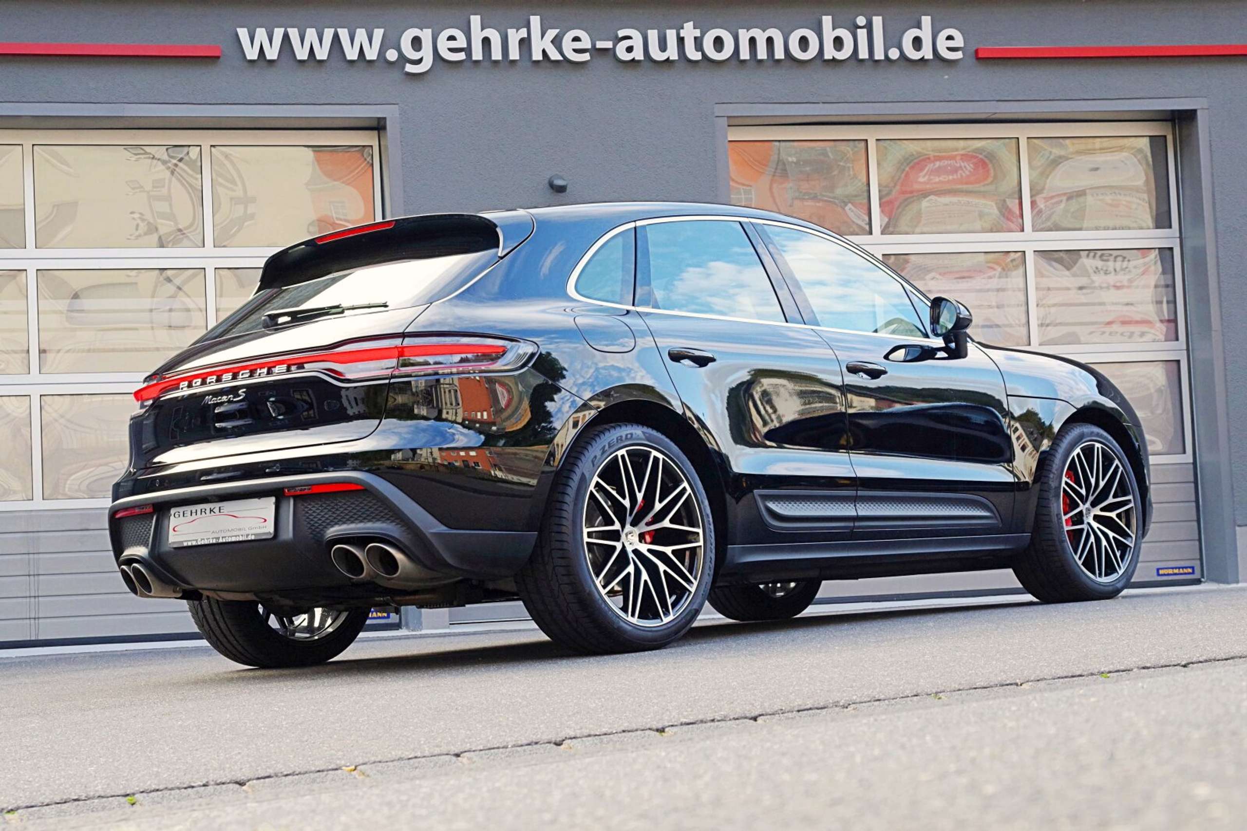 Porsche - Macan