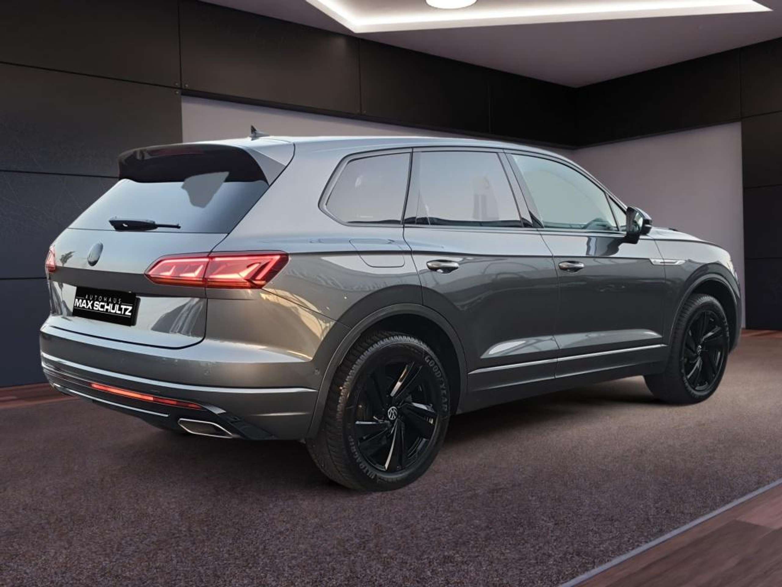 Volkswagen - Touareg