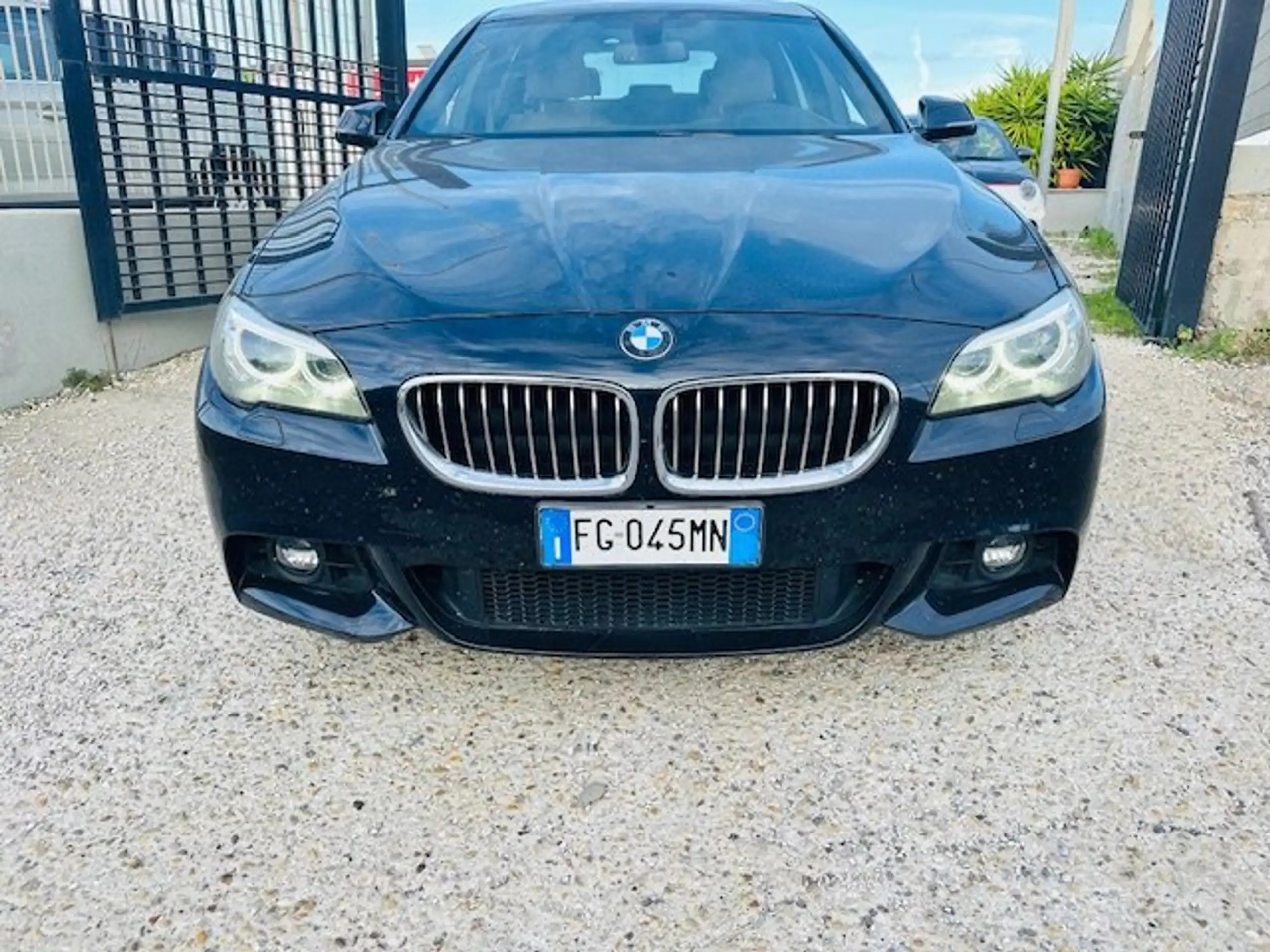 BMW - 525