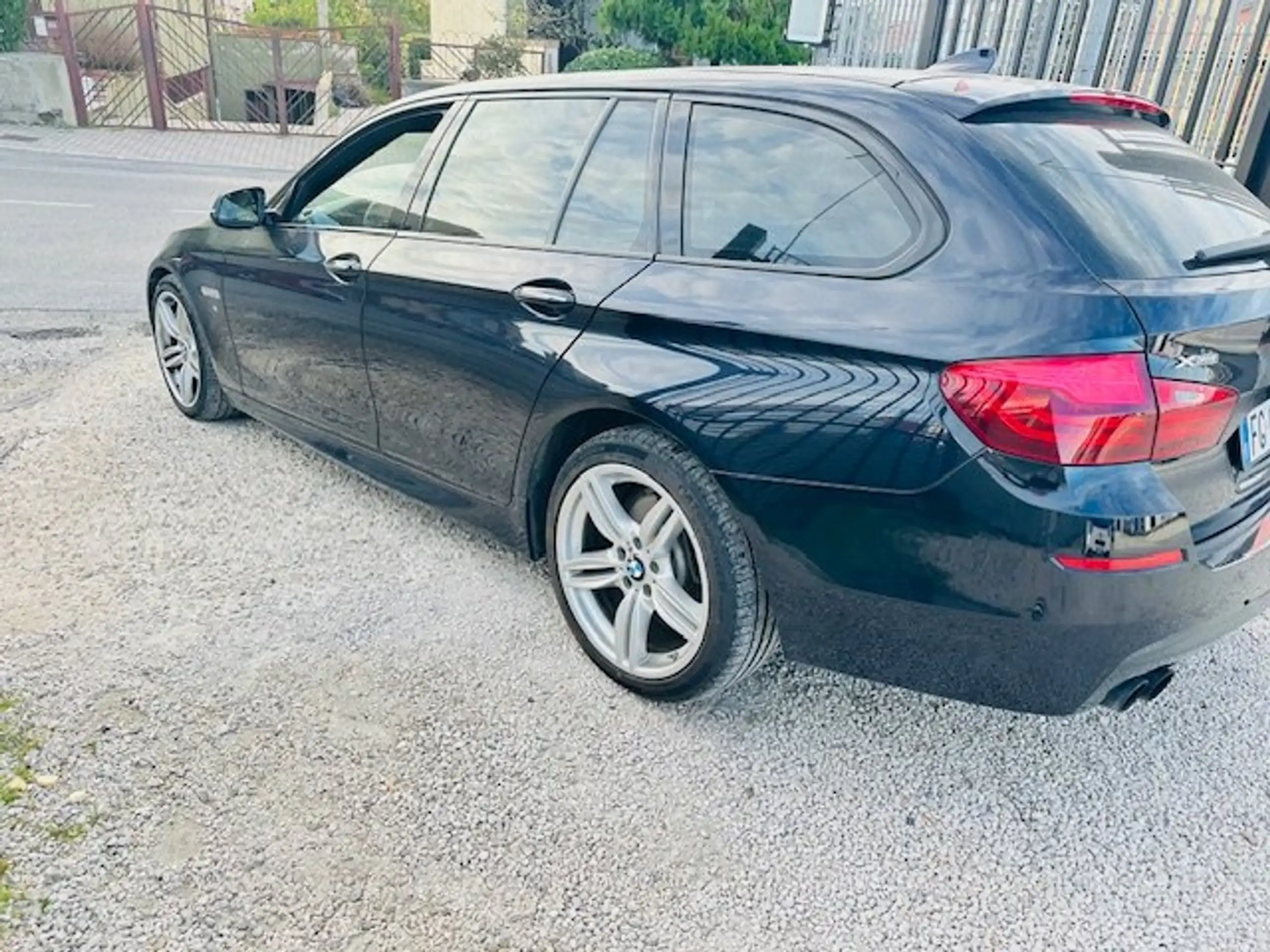 BMW - 525