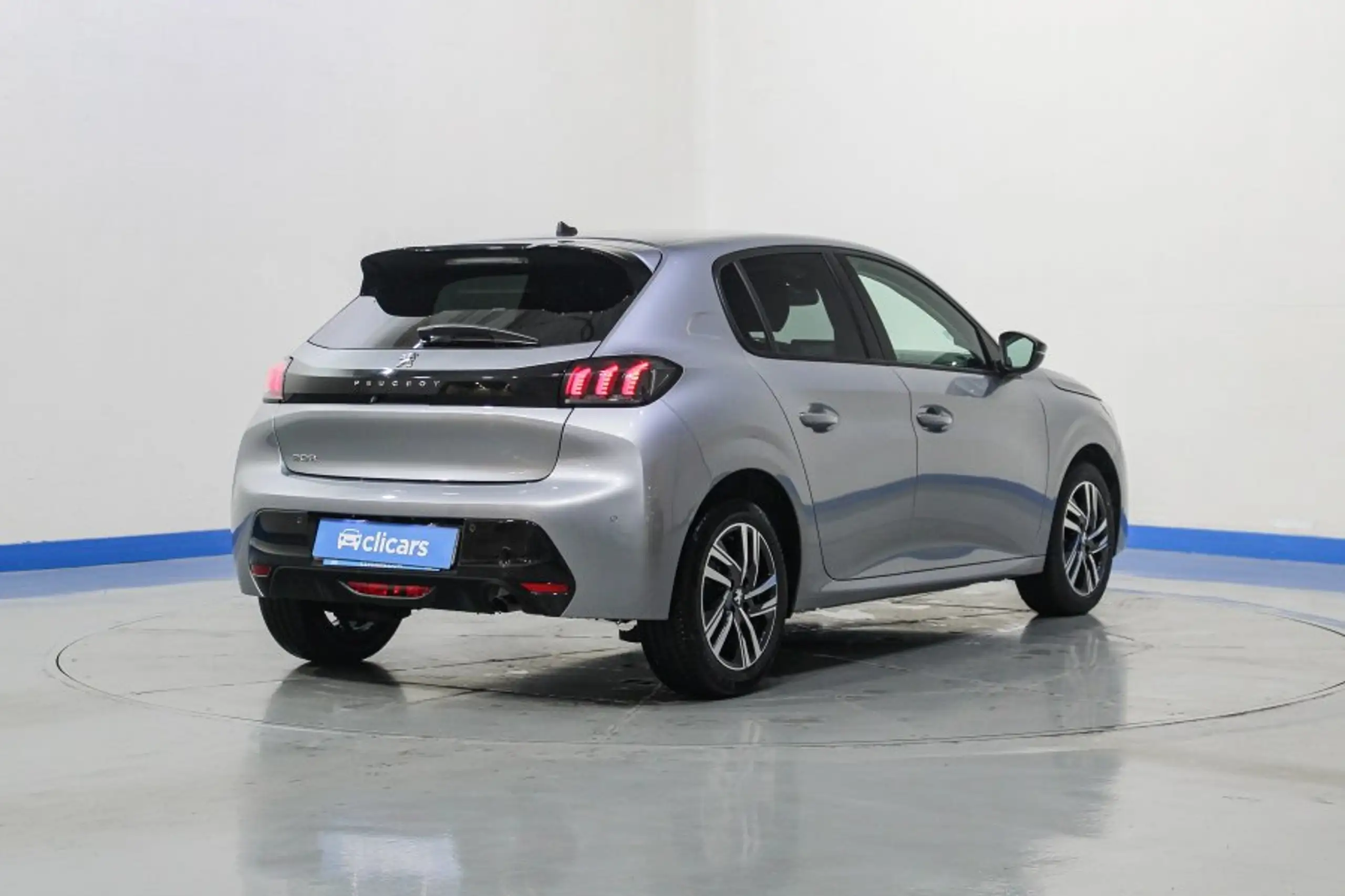 Peugeot - 208