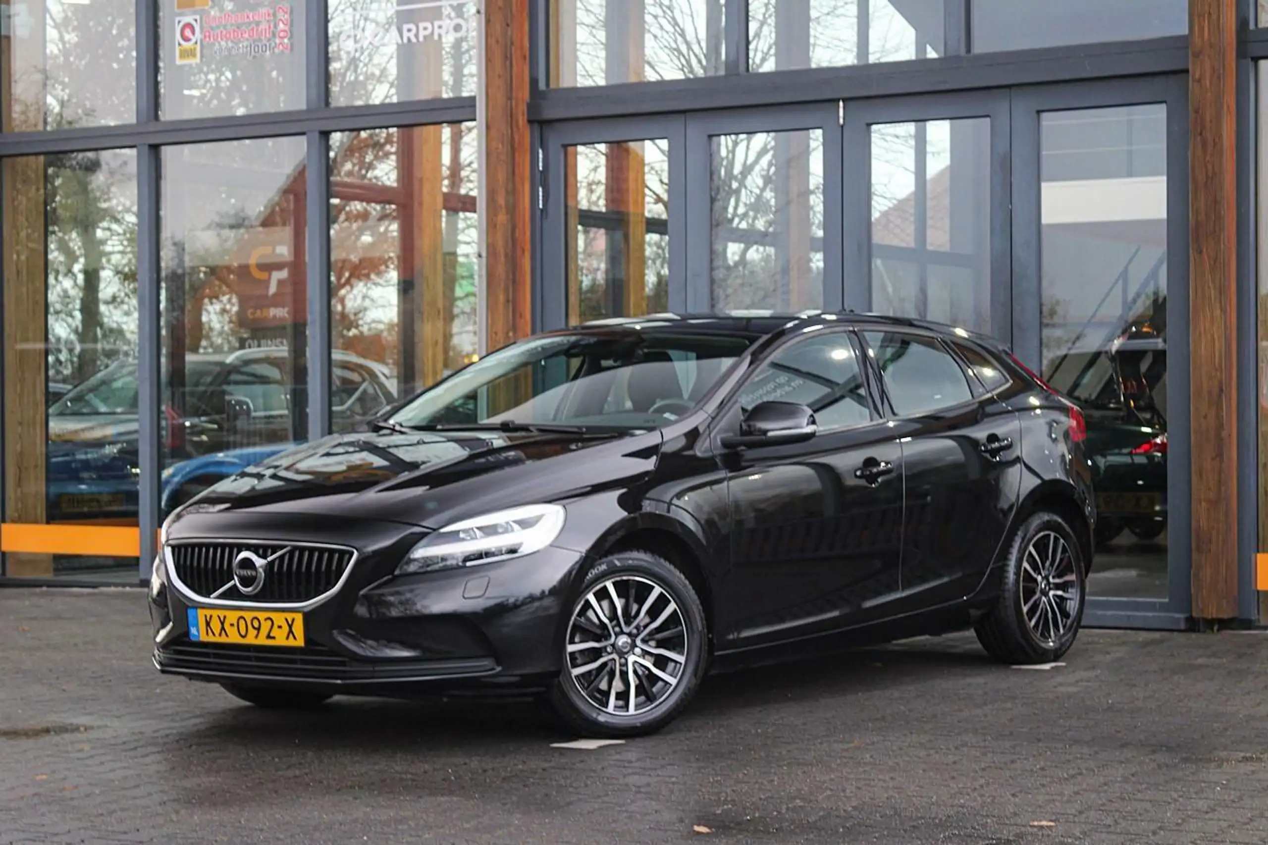 Volvo - V40