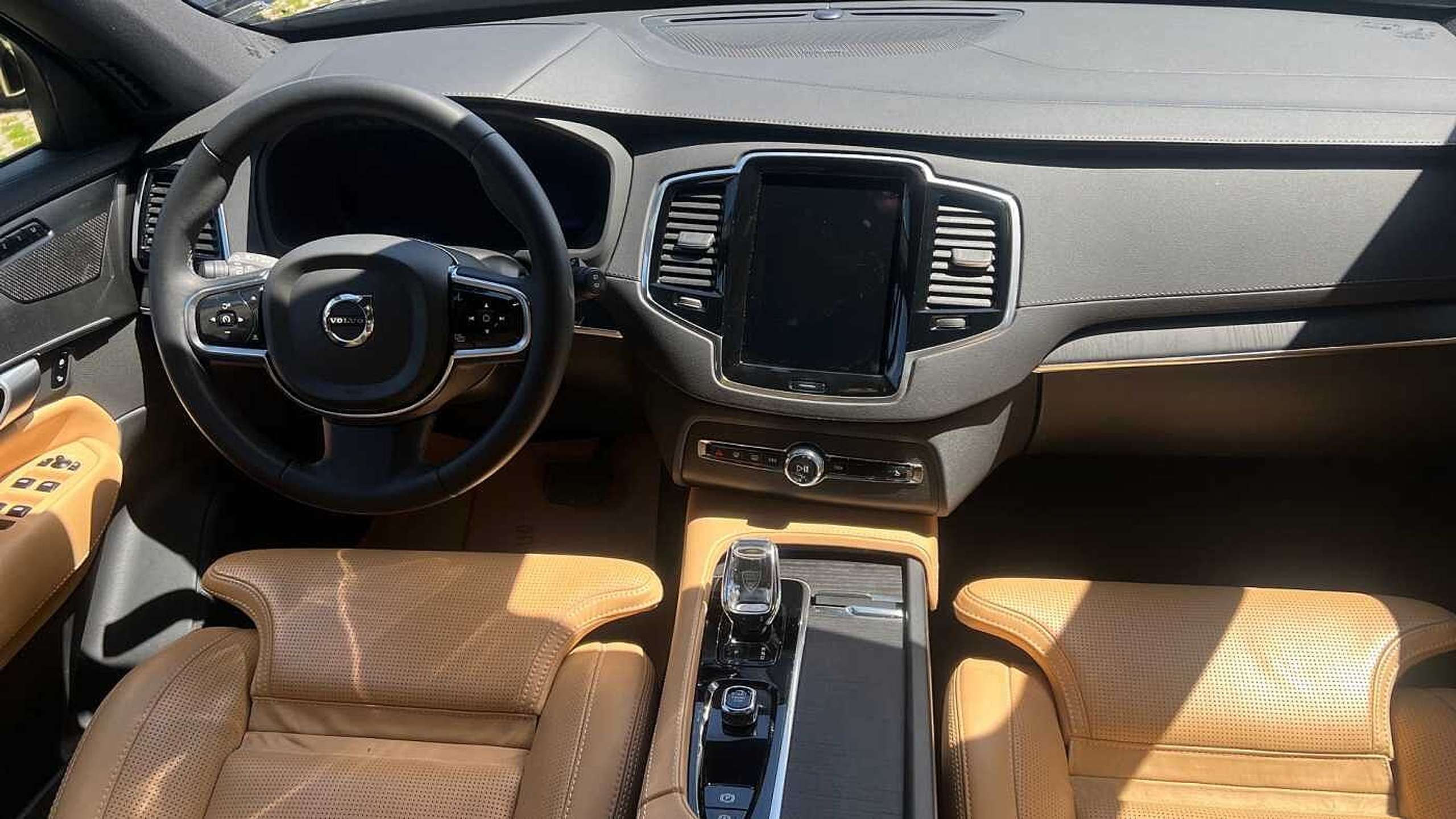 Volvo - XC90