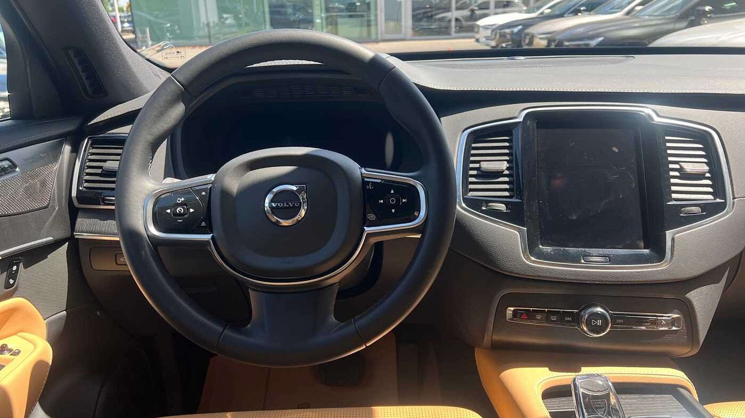 Volvo - XC90