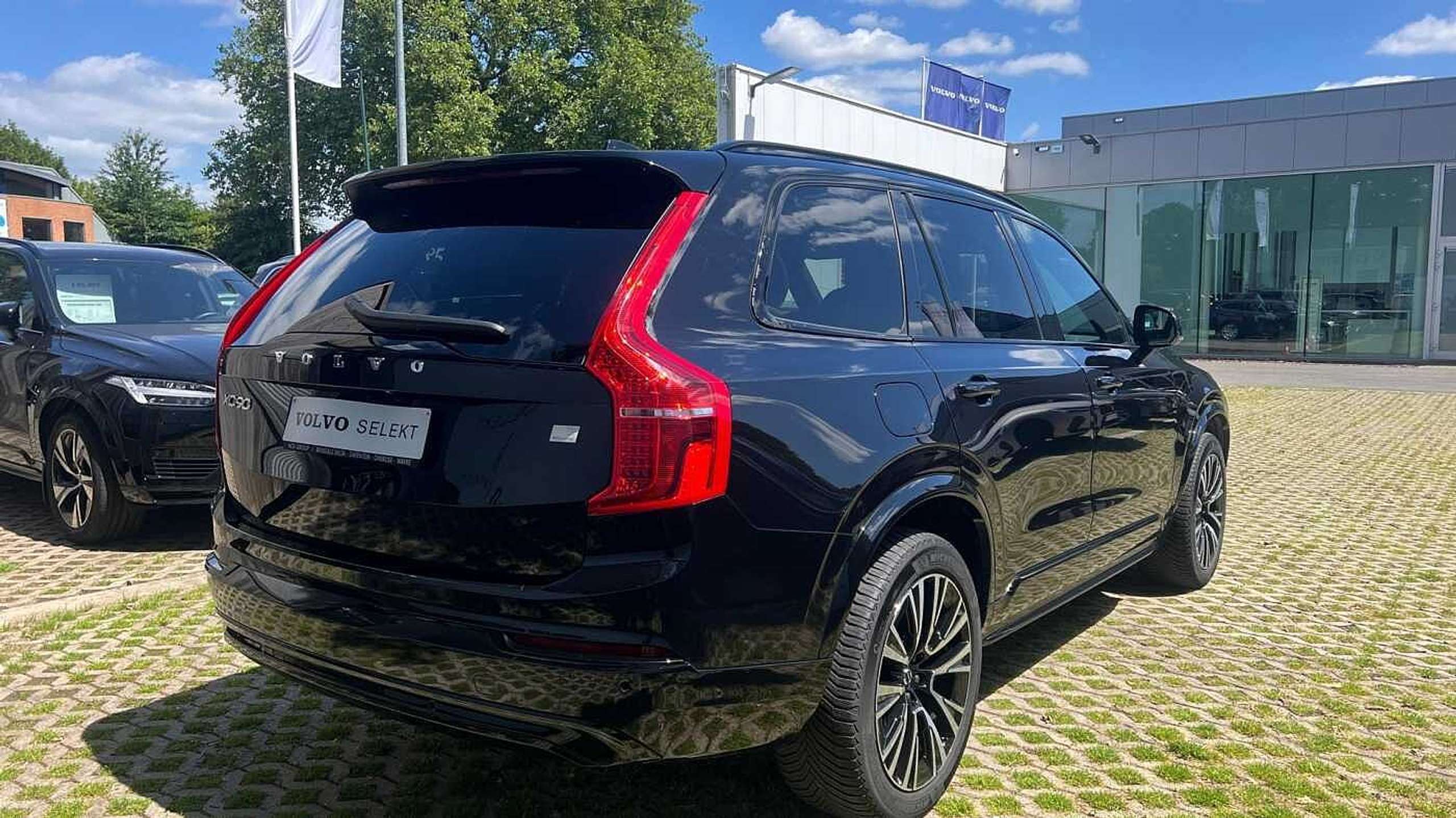 Volvo - XC90