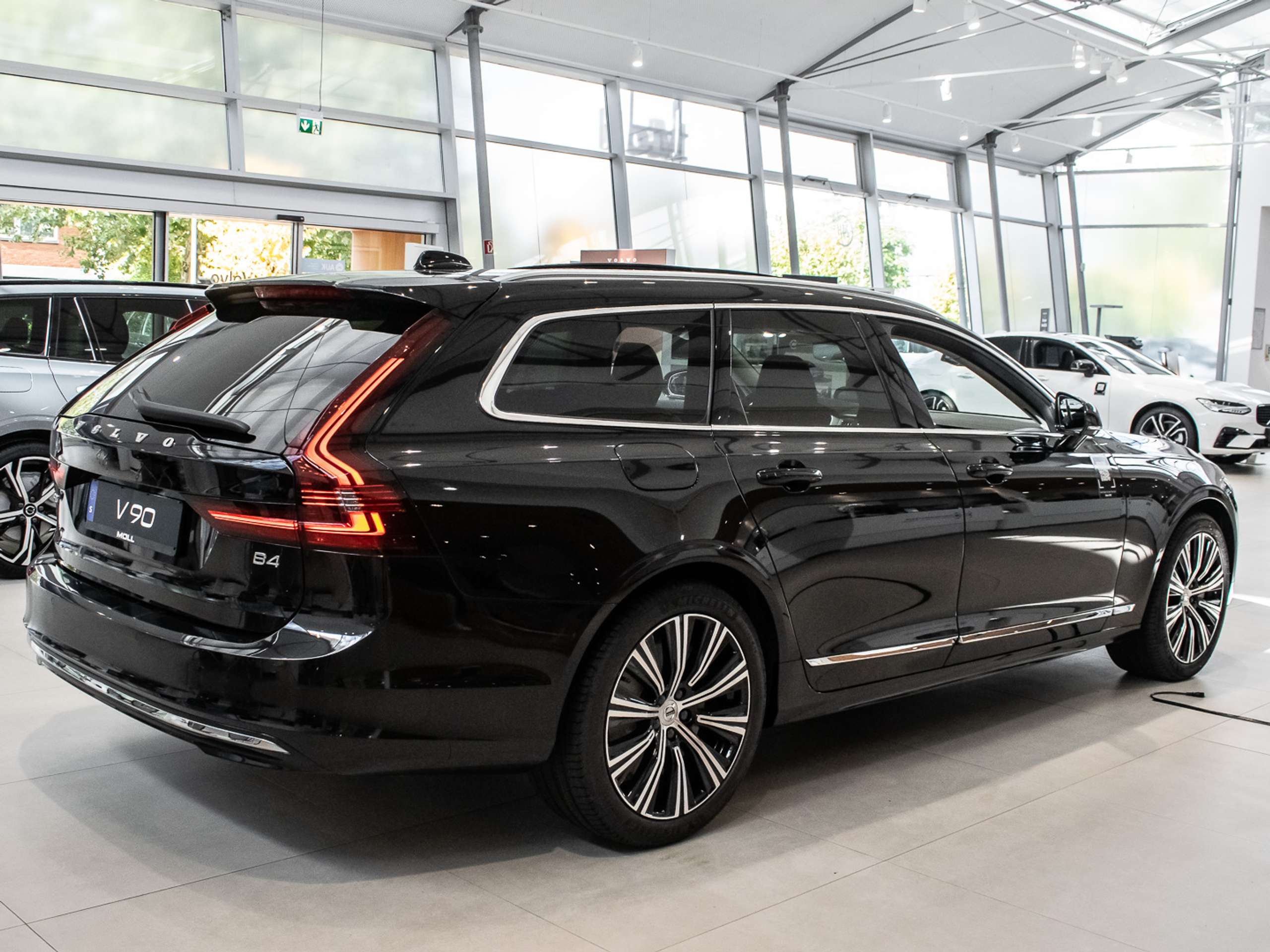 Volvo - V90