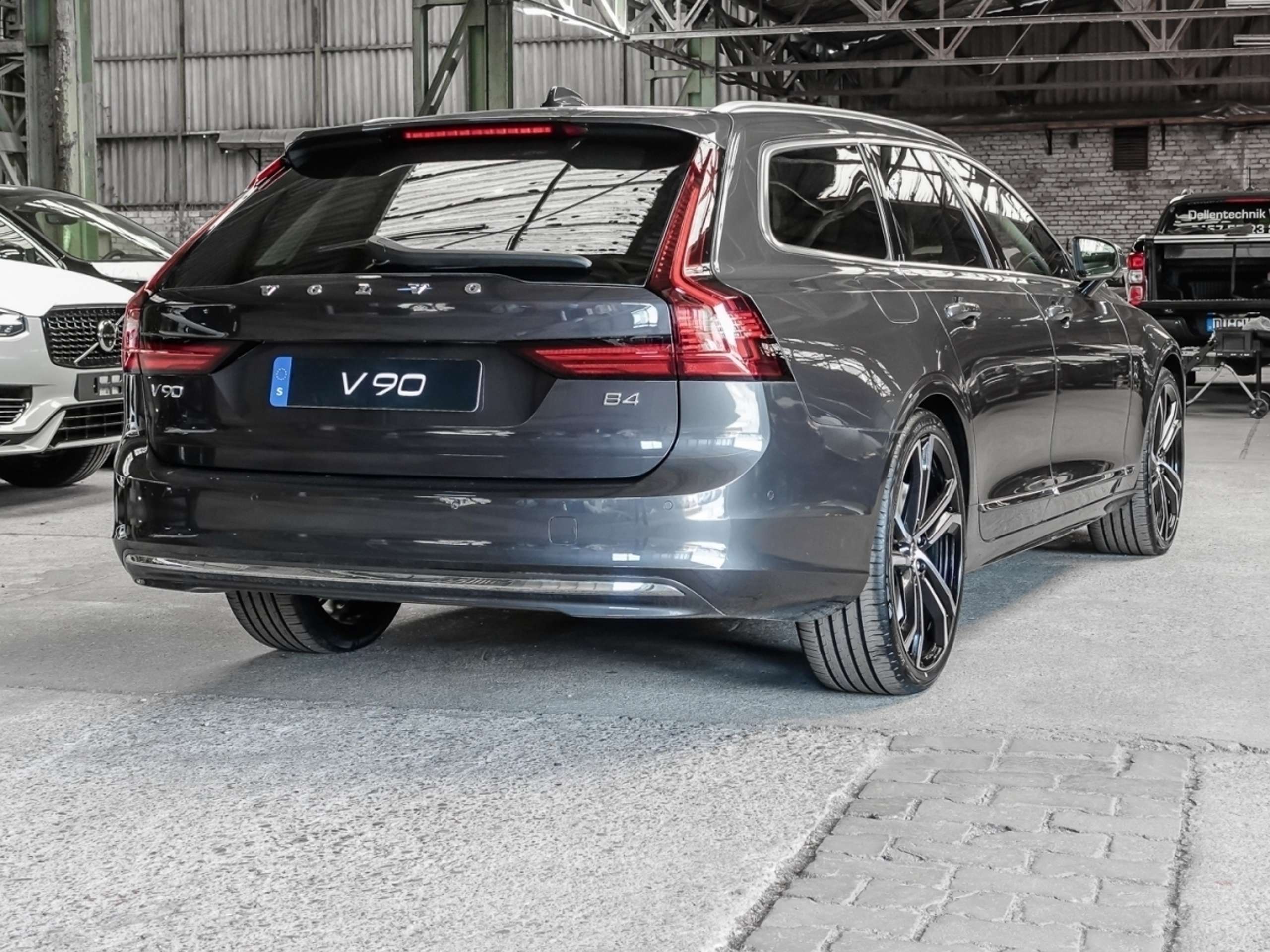 Volvo - V90