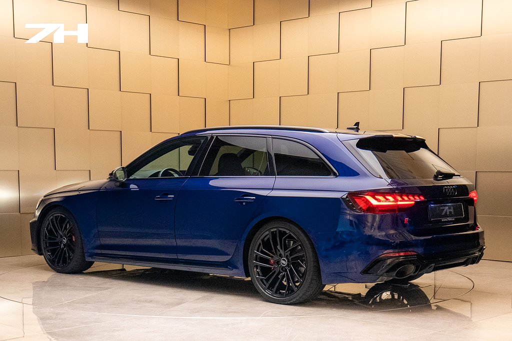 Audi - RS 4