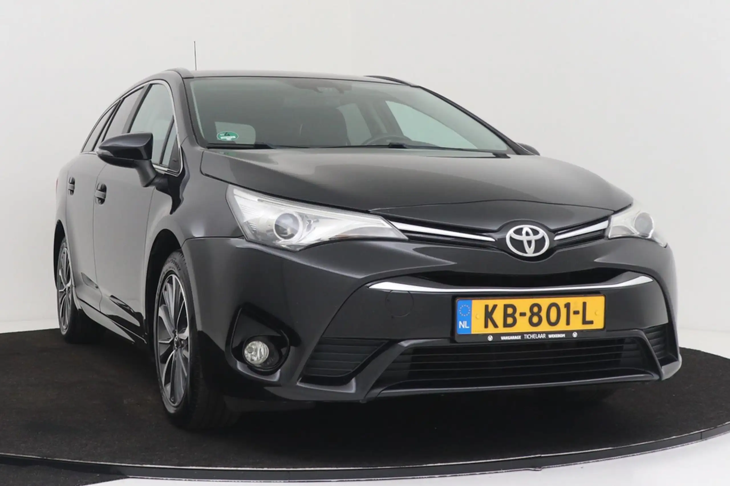 Toyota - Avensis