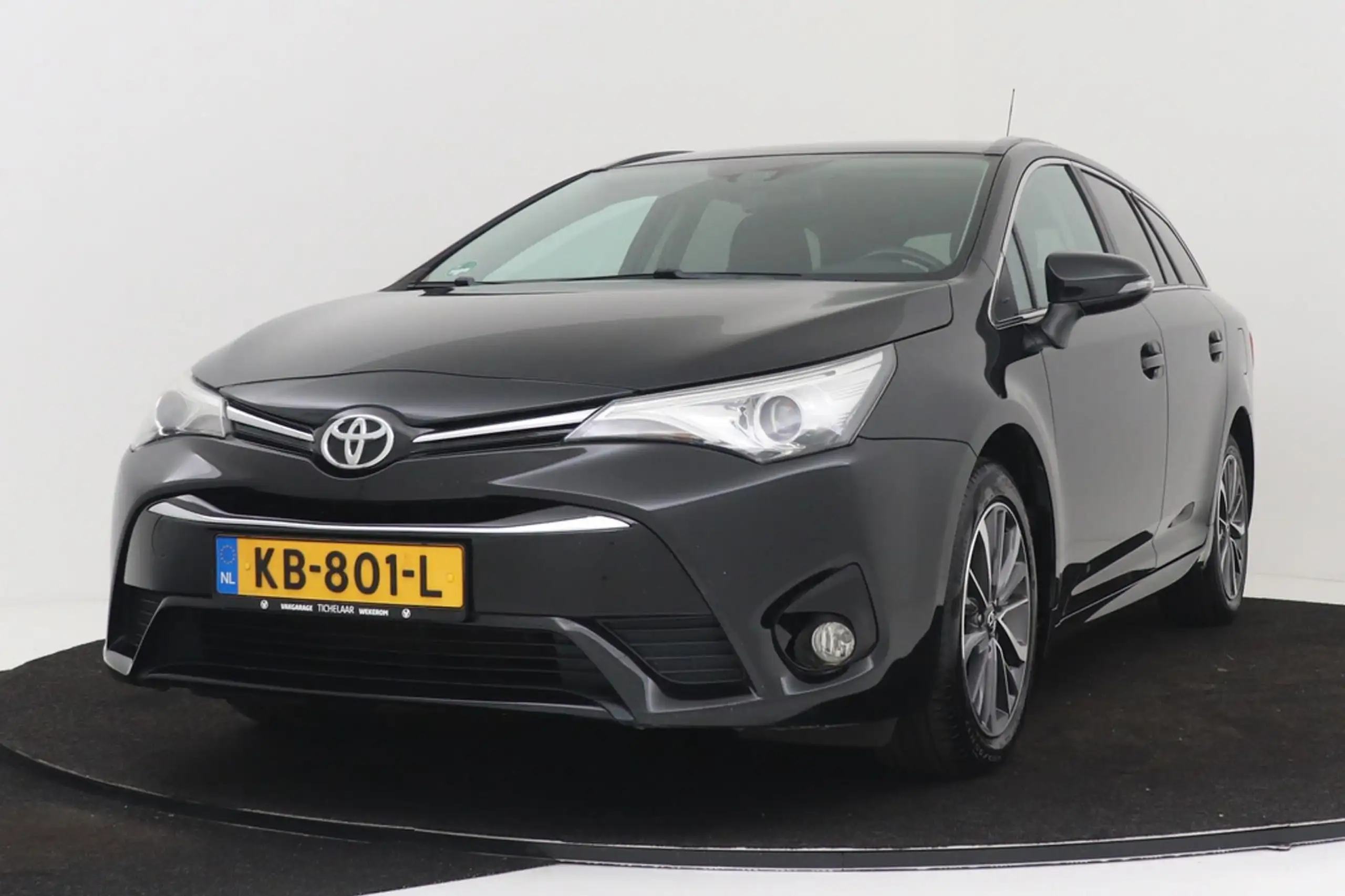 Toyota - Avensis