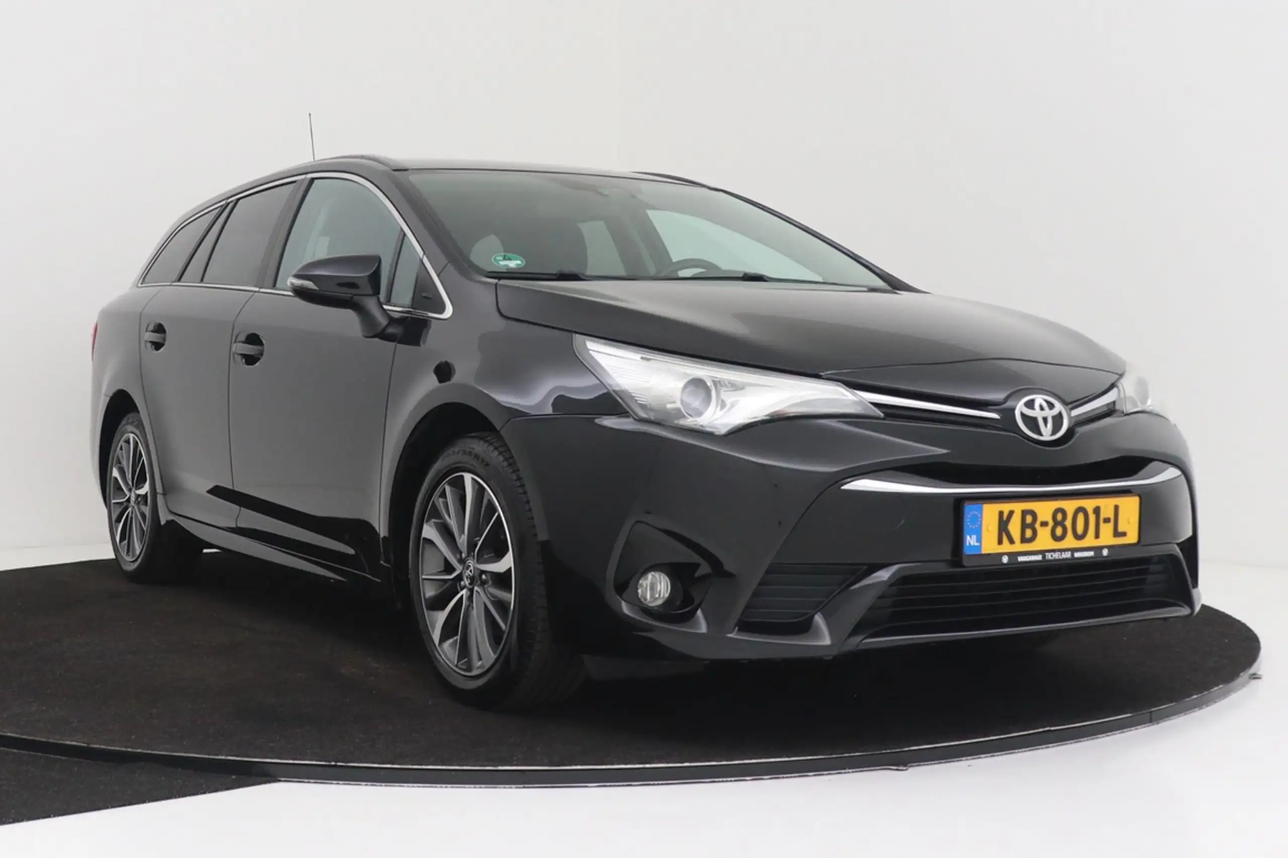 Toyota - Avensis