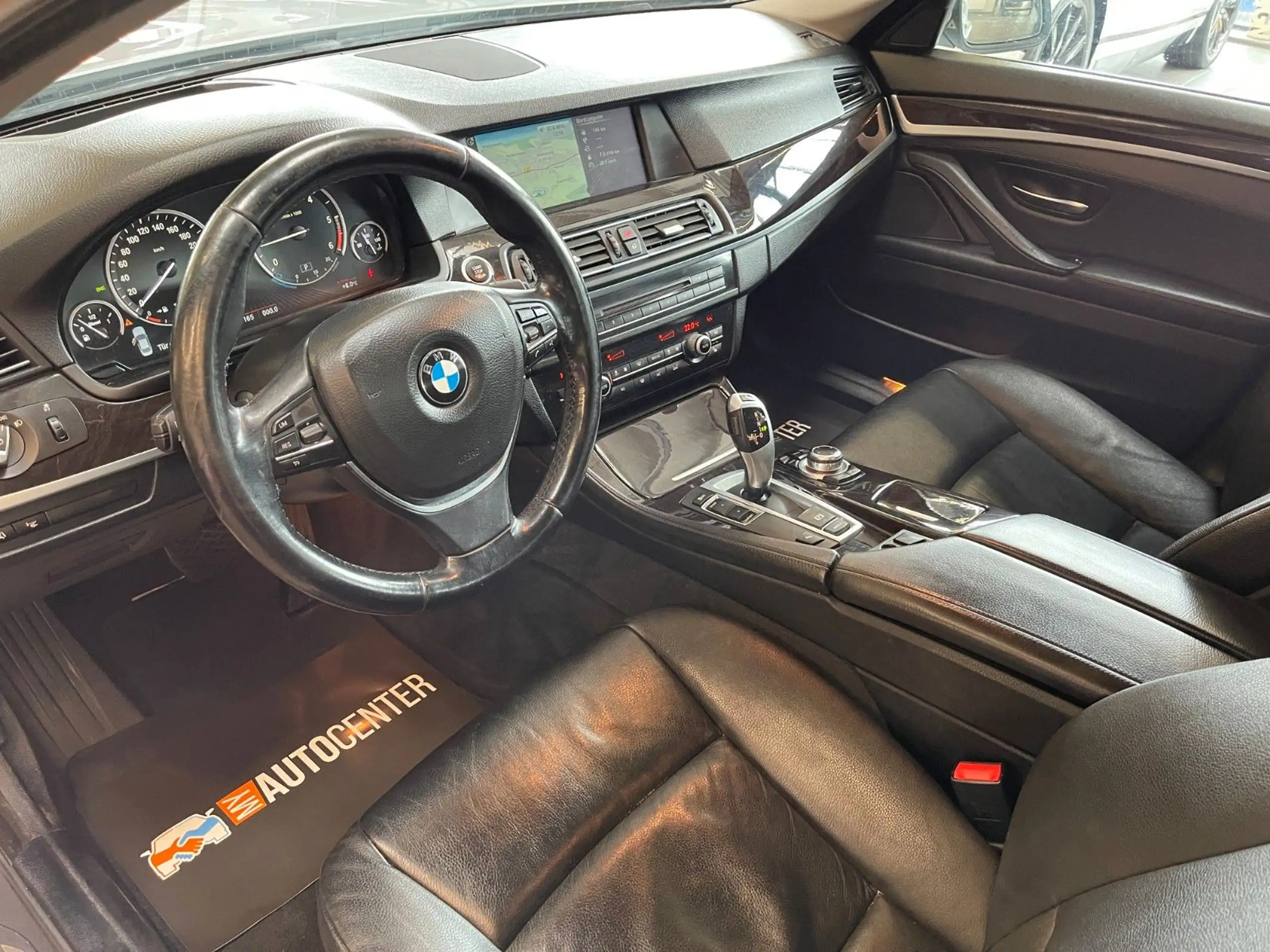 BMW - 525