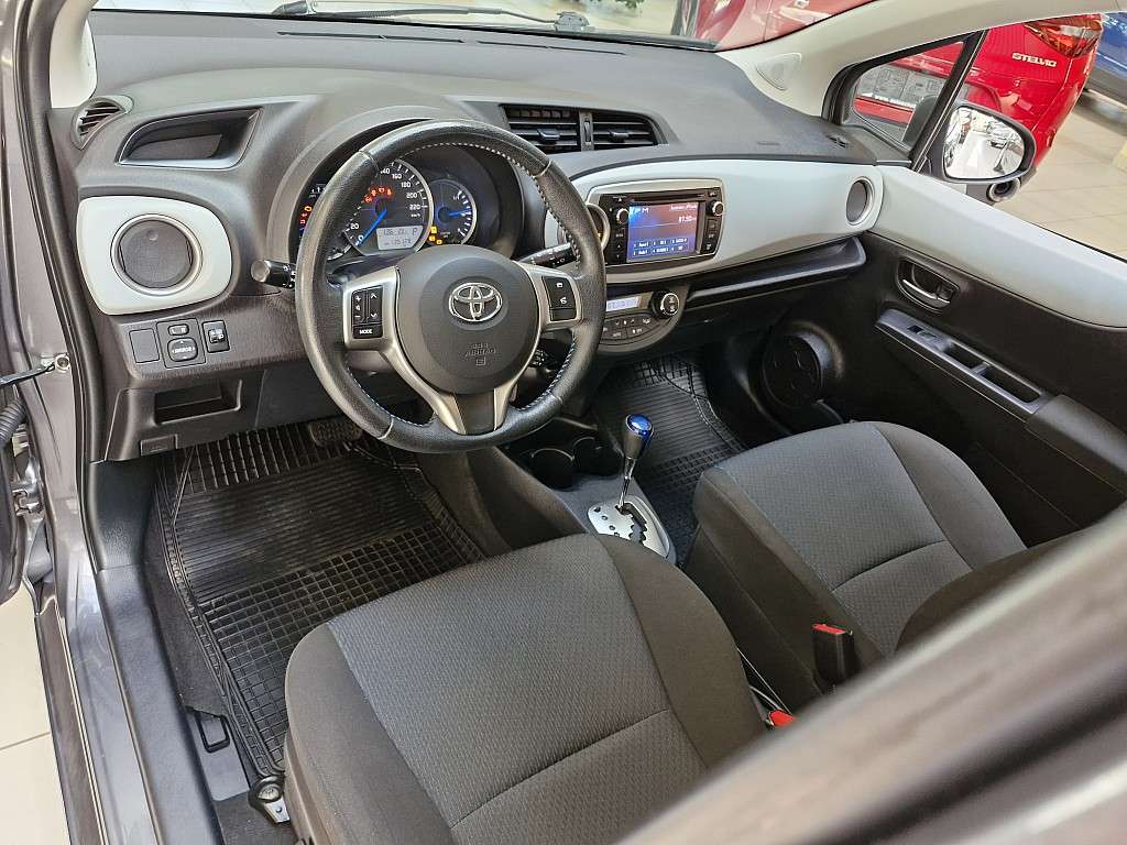 Toyota - Yaris