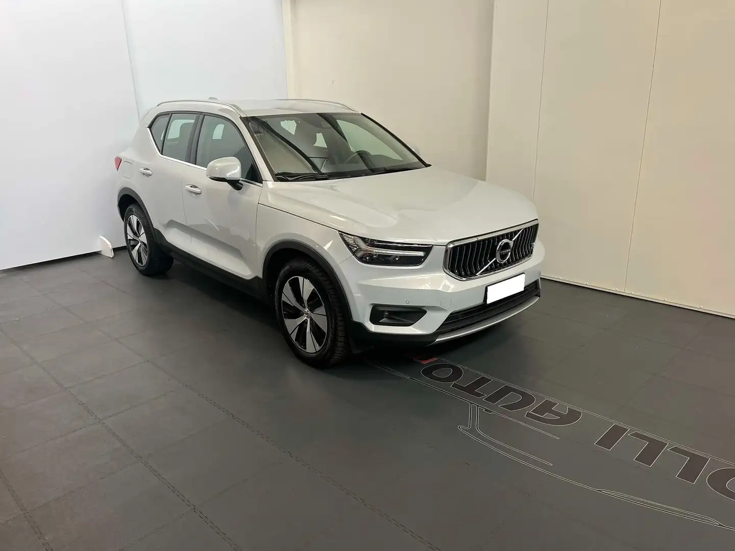 Volvo - XC40