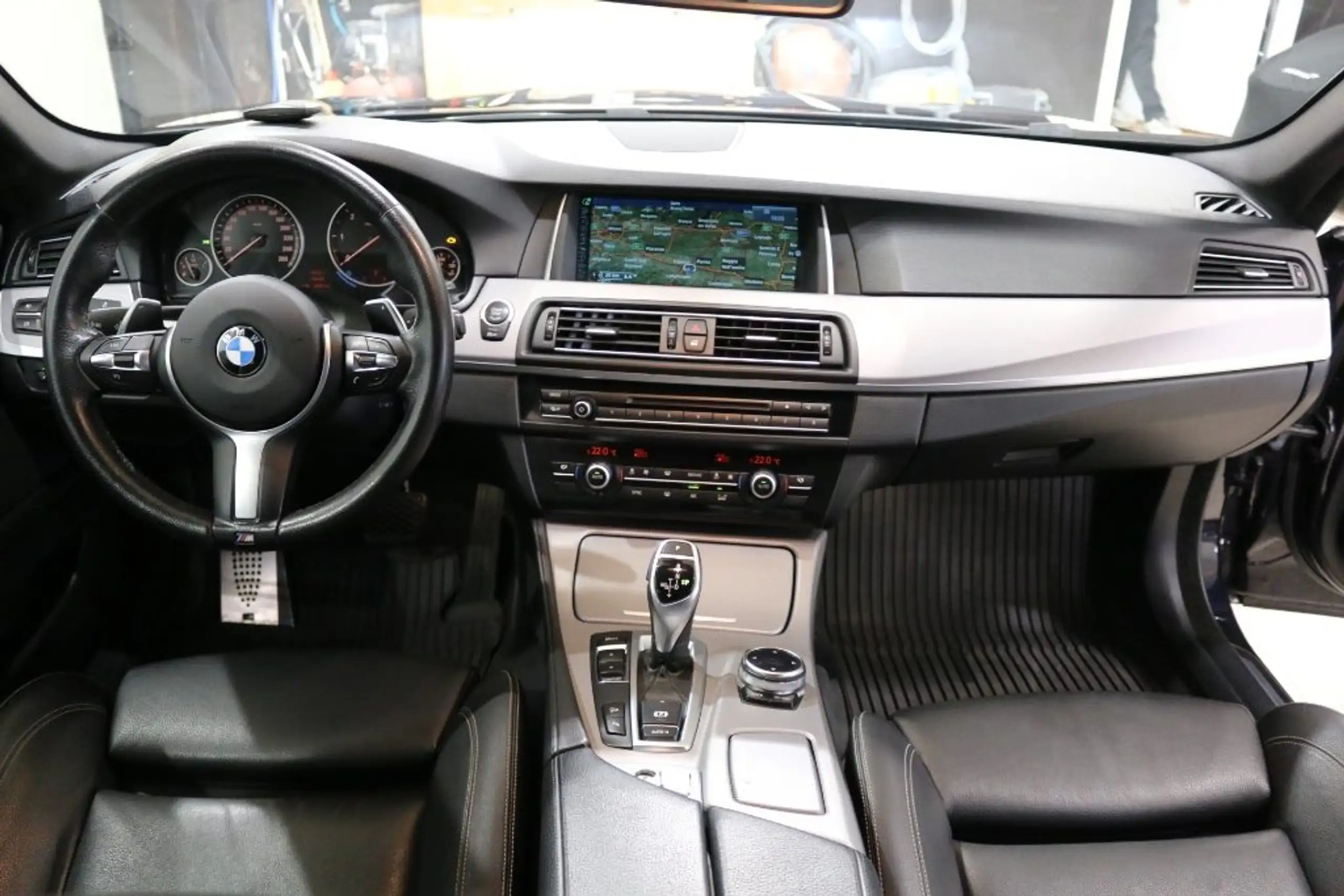 BMW - 525