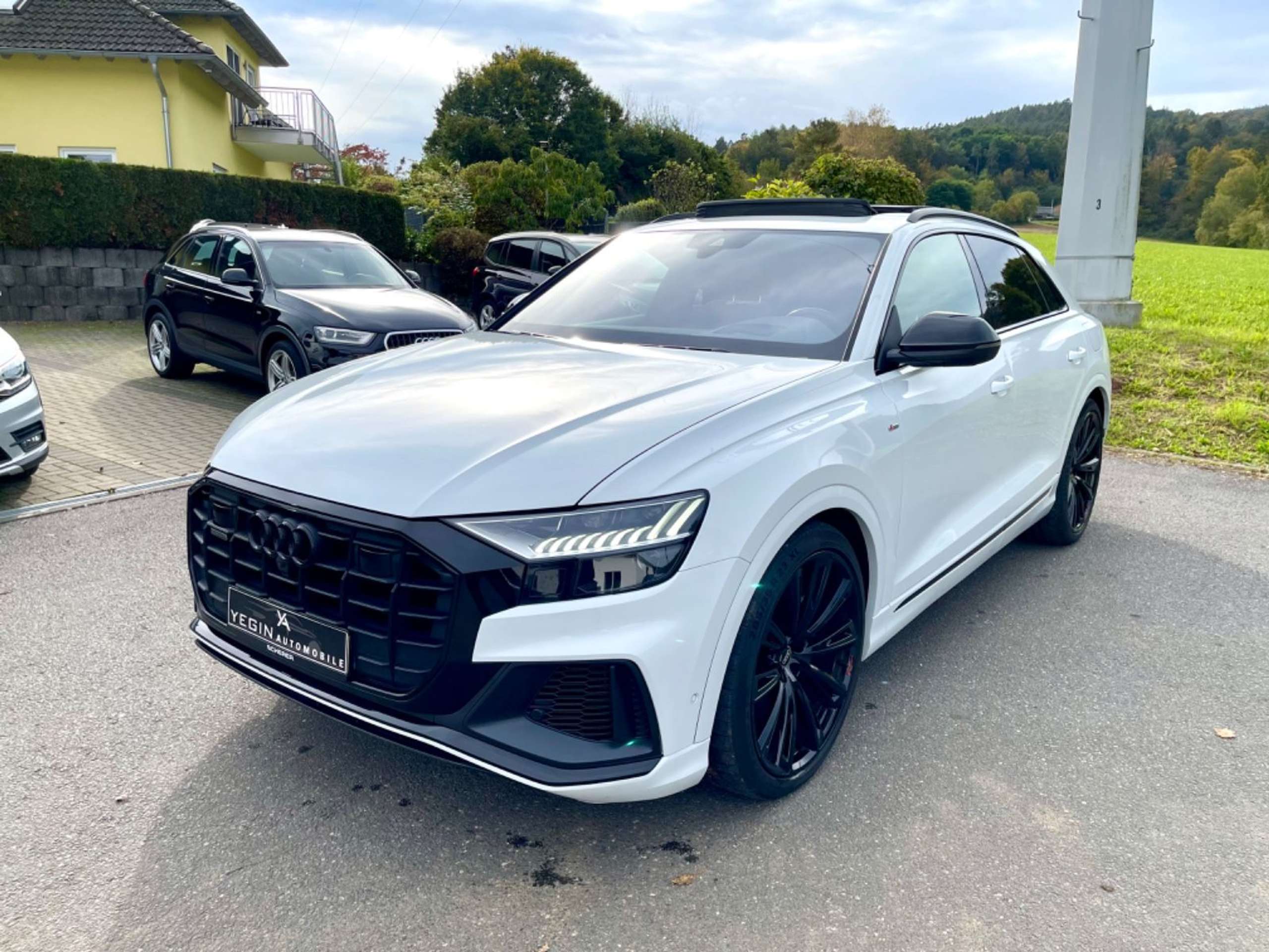 Audi - Q8