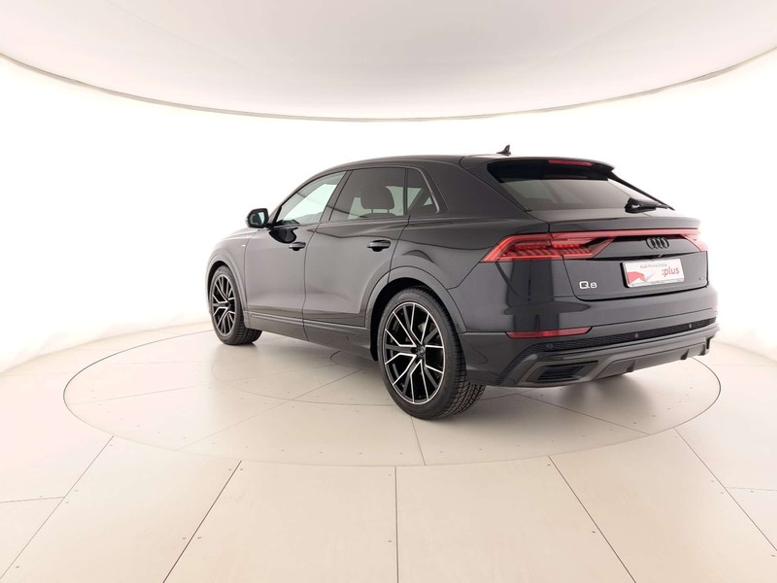 Audi - Q8