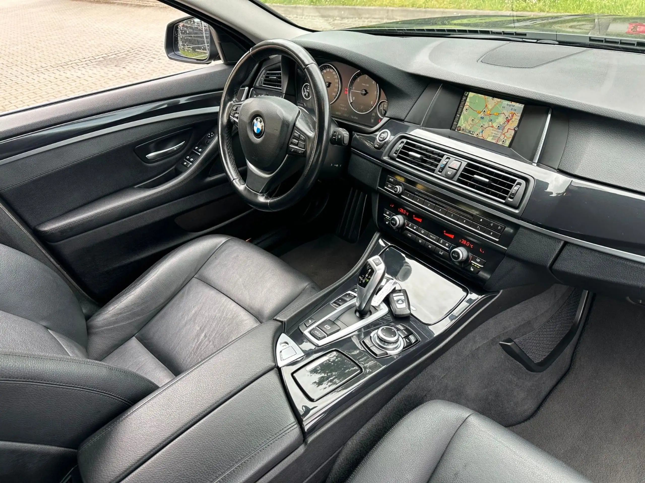 BMW - 525