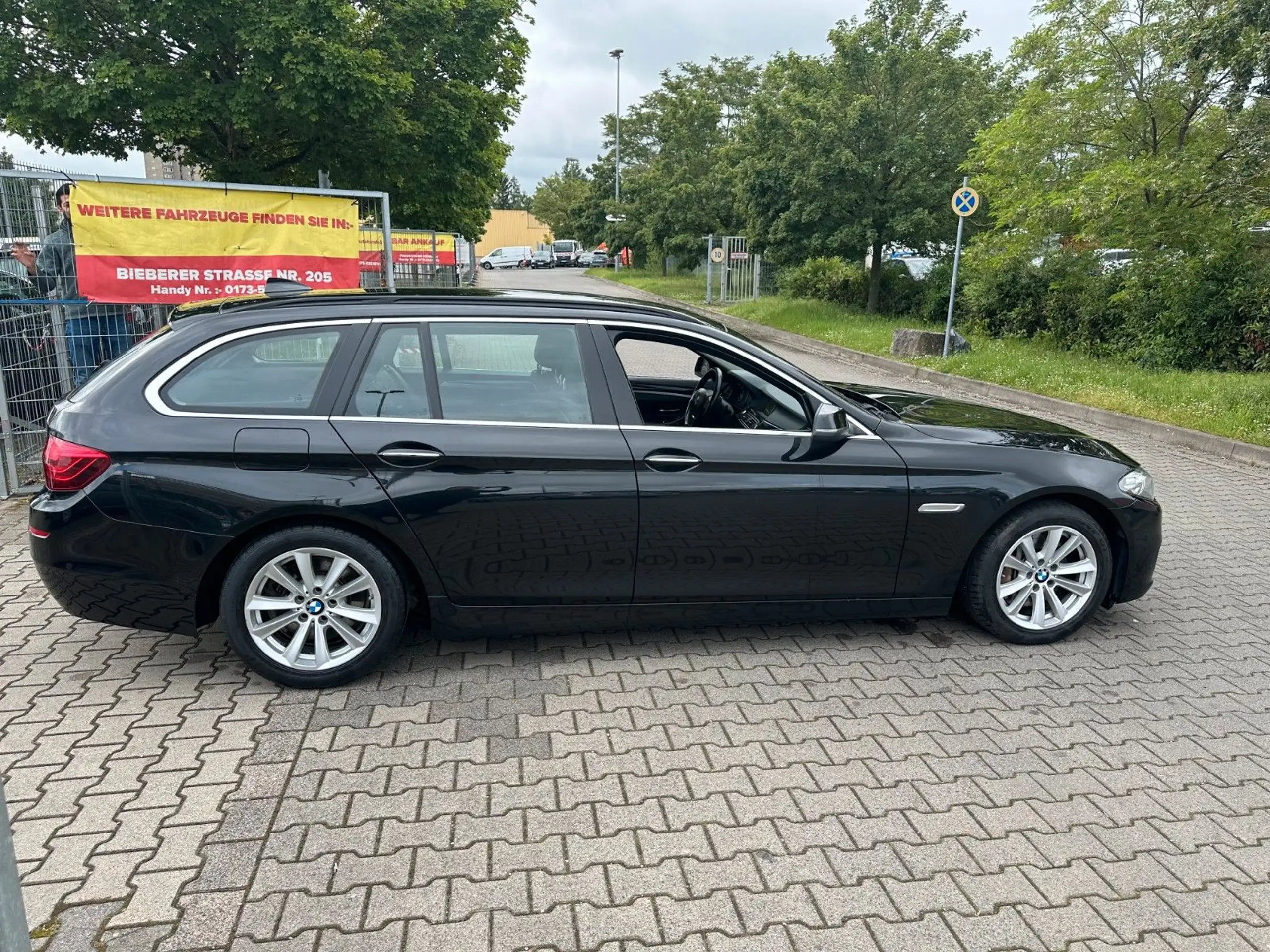 BMW - 525