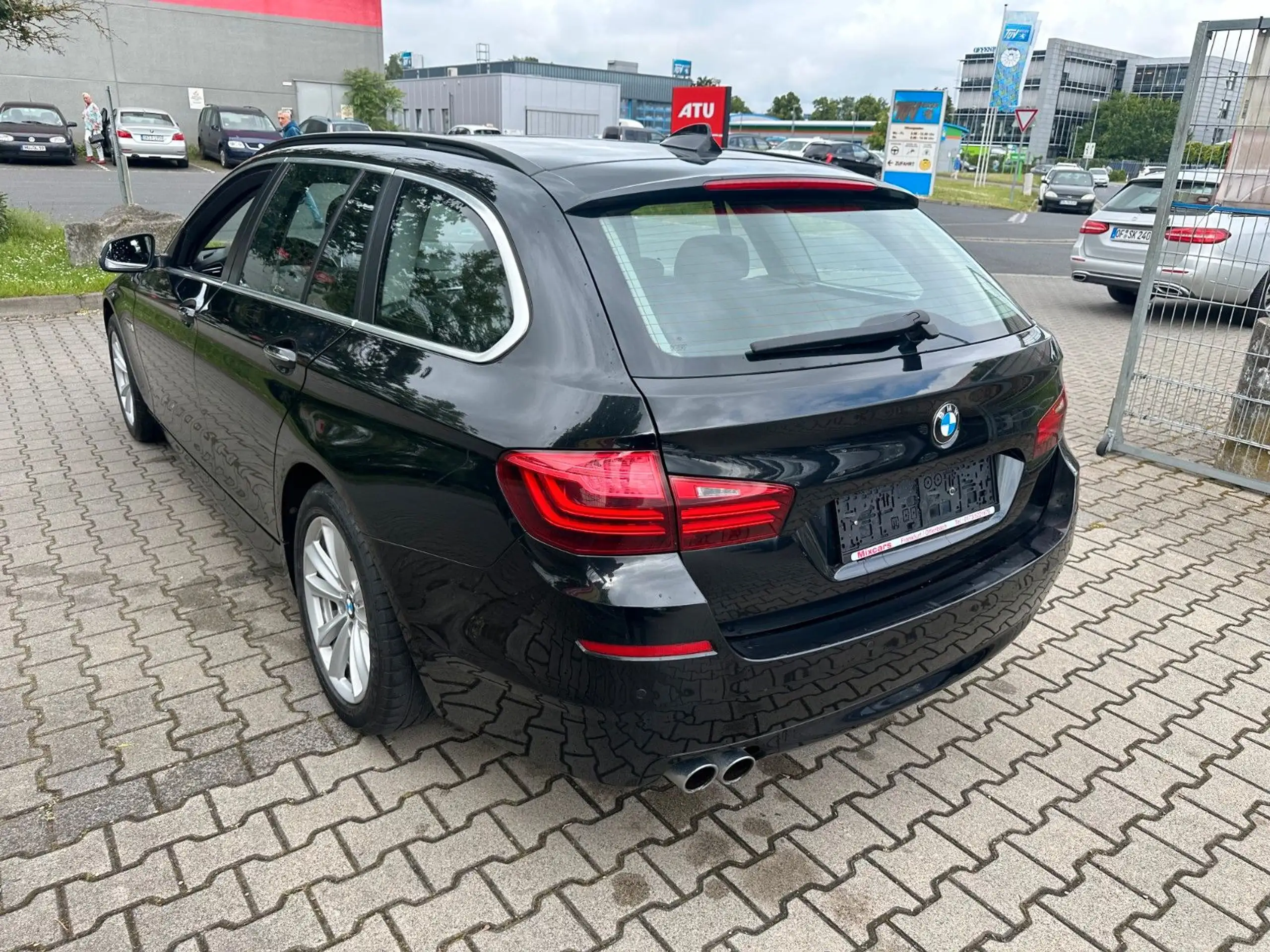 BMW - 525