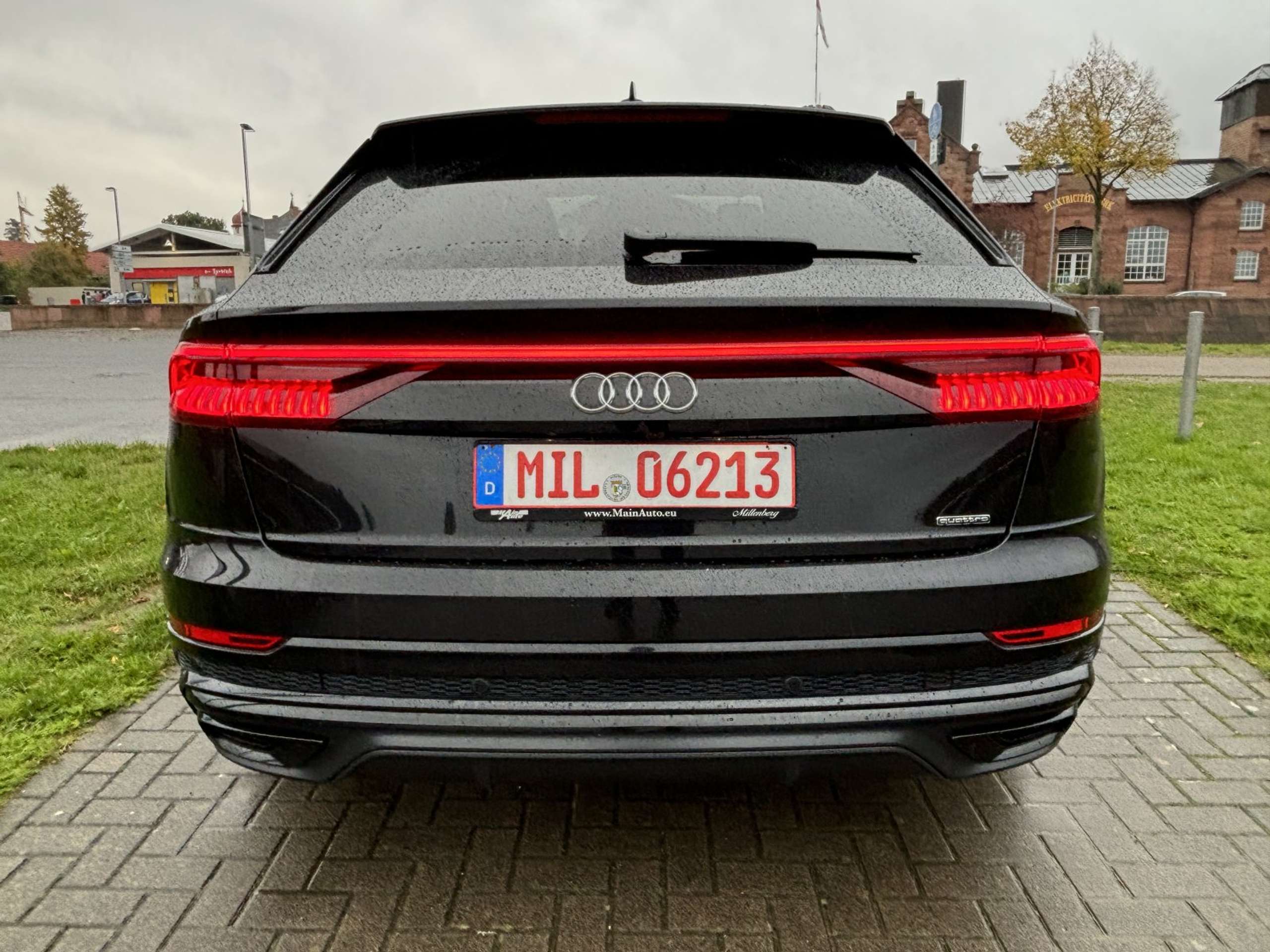 Audi - Q8