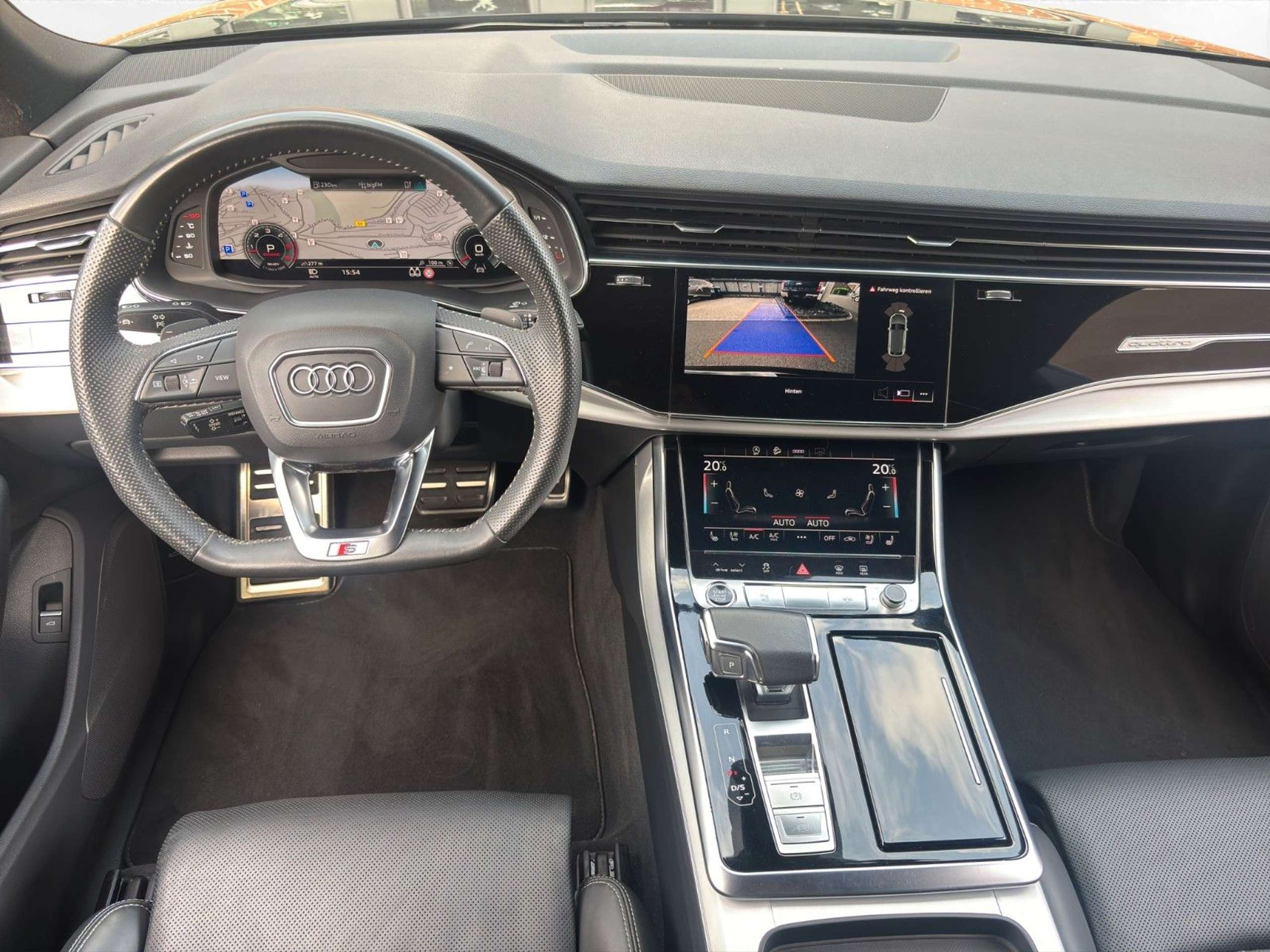 Audi - Q8