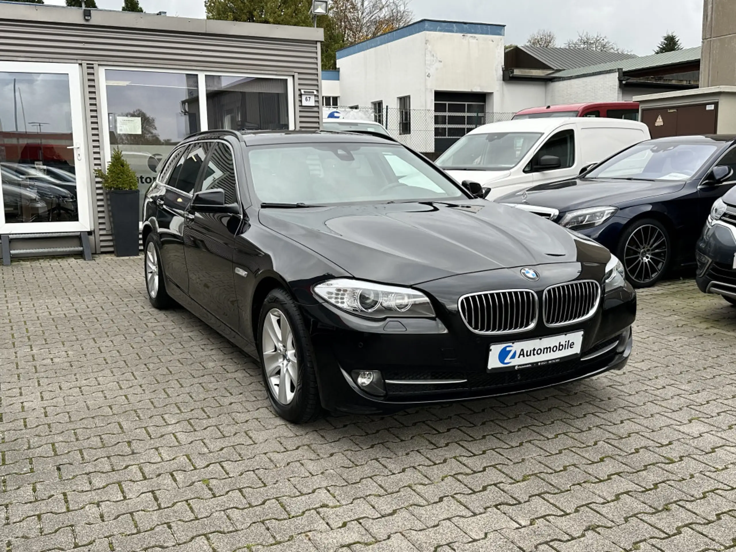 BMW - 525