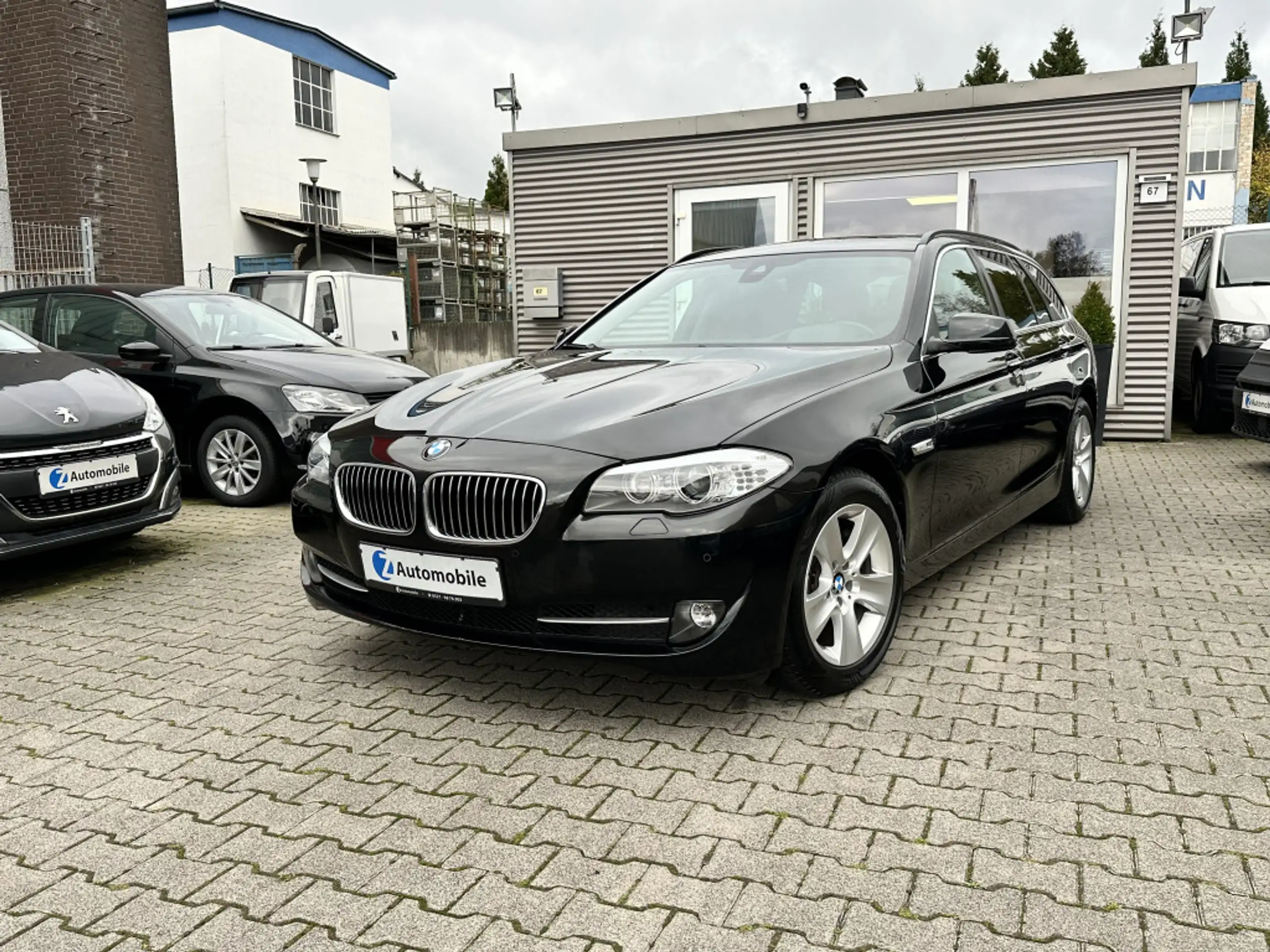 BMW - 525