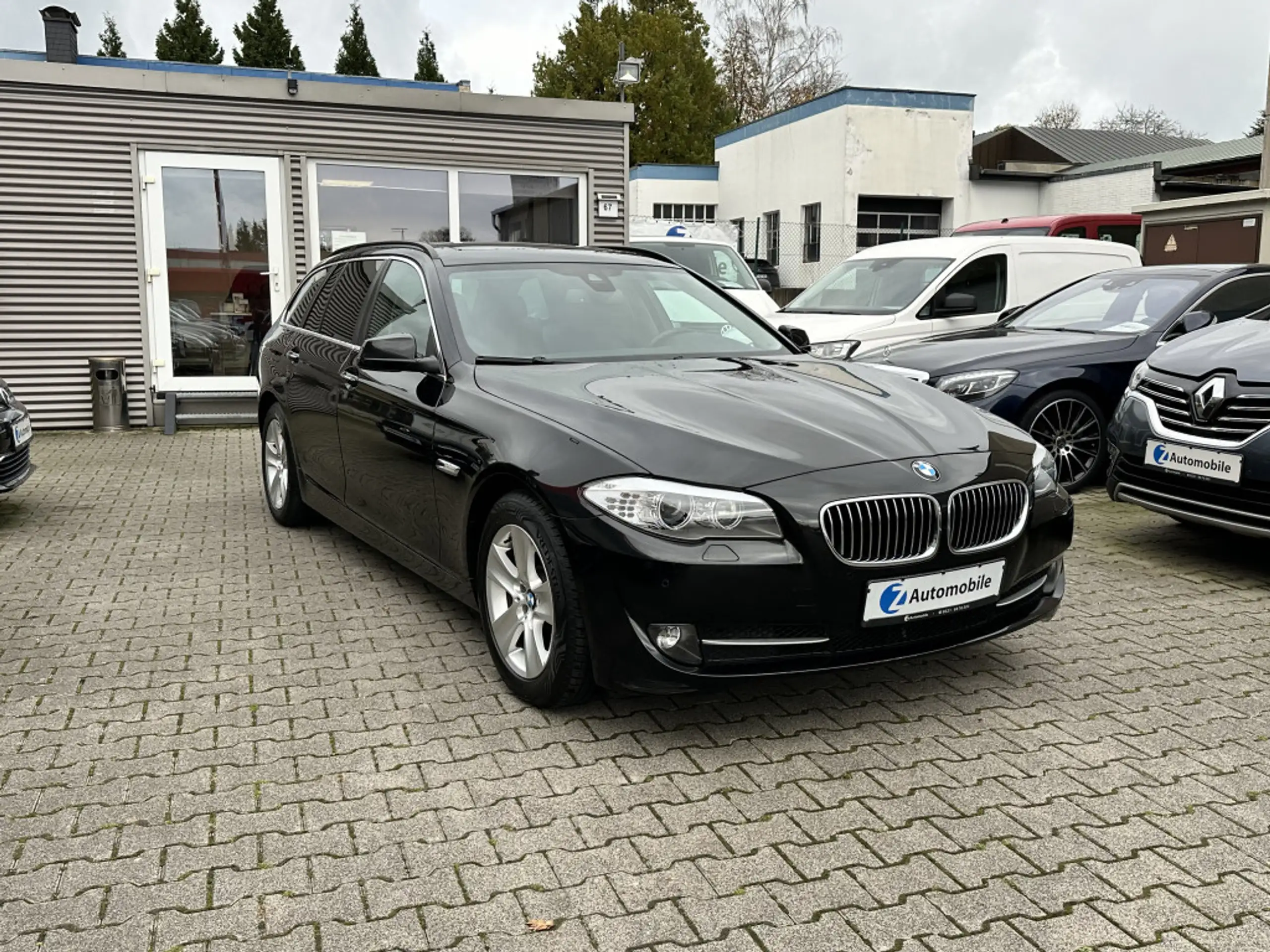 BMW - 525